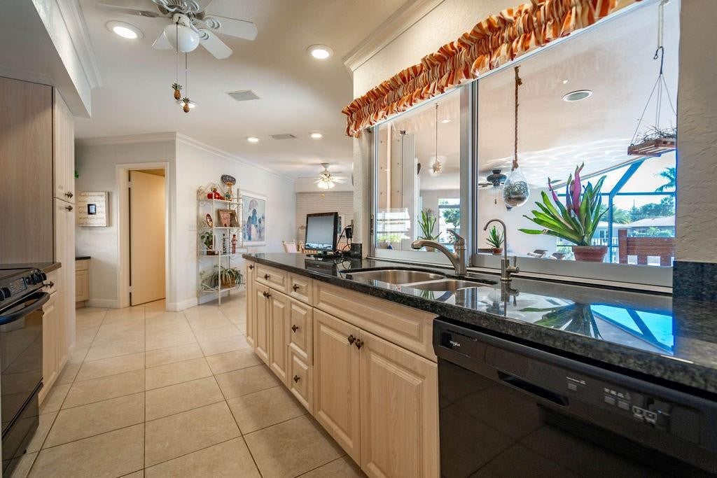 Lighthouse Point, Florida, 33064, United States, 3 Bedrooms Bedrooms, ,3 BathroomsBathrooms,Residential,Active,2011868