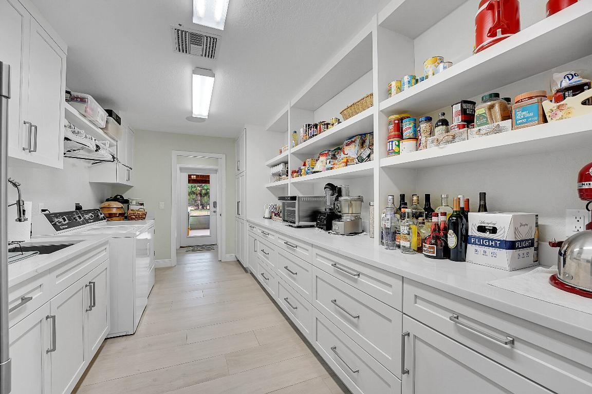 Okeechobee, Florida, 34974, United States, 4 Bedrooms Bedrooms, ,4 BathroomsBathrooms,Residential,Active,2008332