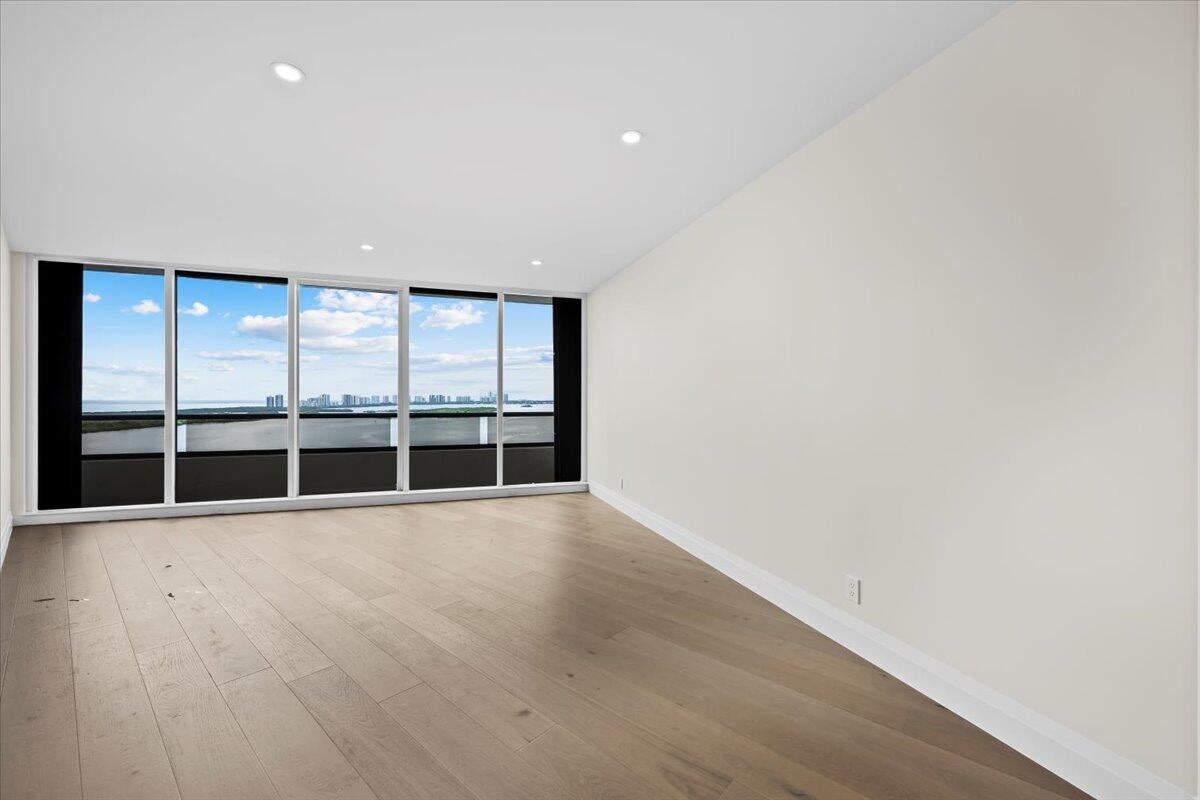 North Palm Beach, Florida, 33408, United States, 3 Bedrooms Bedrooms, ,3 BathroomsBathrooms,Residential,Active,1933736