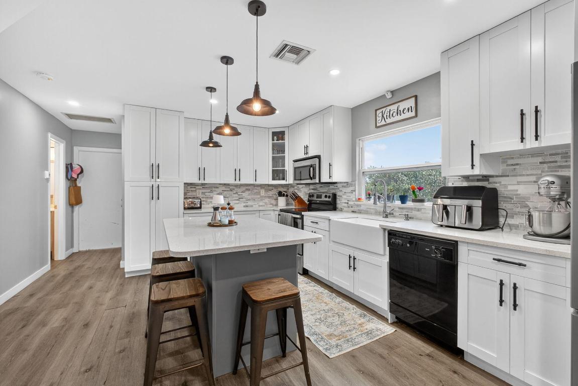 Wellington, Florida, 33470, United States, 4 Bedrooms Bedrooms, ,3 BathroomsBathrooms,Residential,Active,2008727