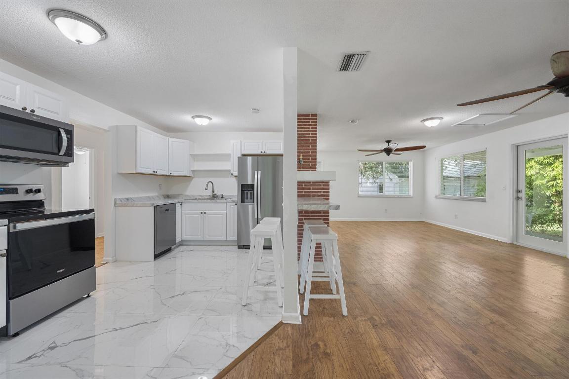 Stuart, Florida, 34994, United States, 2 Bedrooms Bedrooms, ,2 BathroomsBathrooms,Residential,Active,2008289