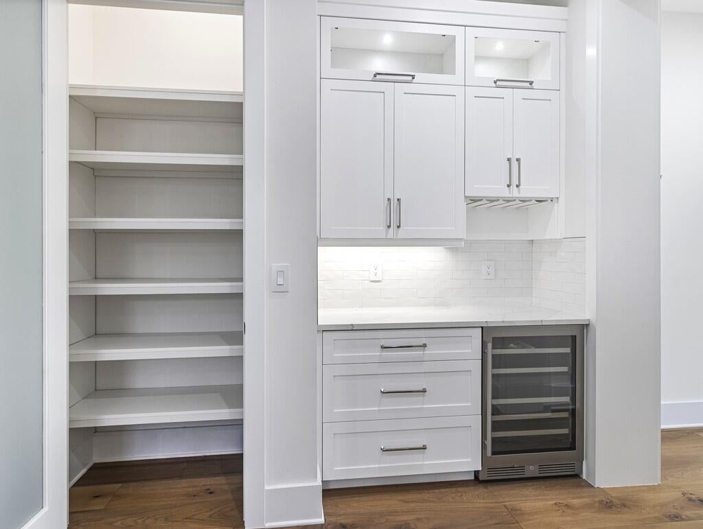 West Palm Beach, Florida, 33405, United States, 5 Bedrooms Bedrooms, ,5 BathroomsBathrooms,Residential,Active,1985853