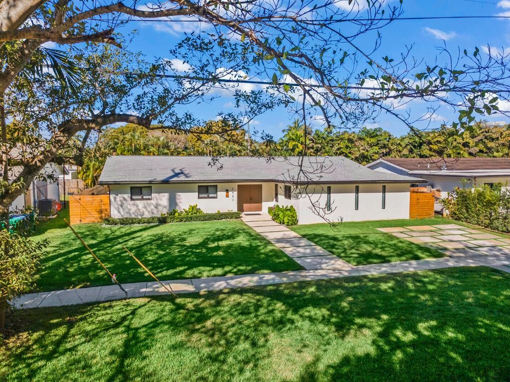 Miami, Florida, 33180, United States, 5 Bedrooms Bedrooms, ,4 BathroomsBathrooms,Residential,Active,2011434