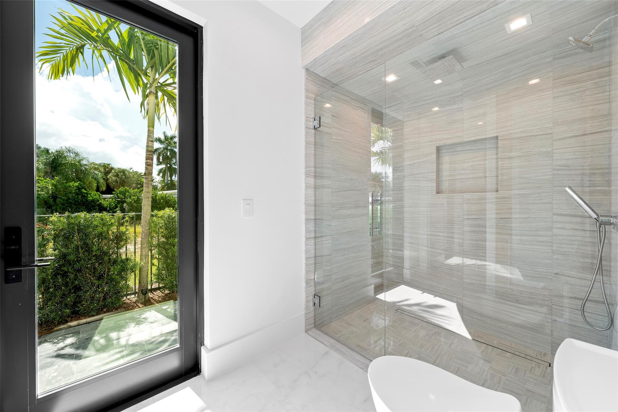 Fort Lauderdale, Florida, 33301, United States, 6 Bedrooms Bedrooms, ,6 BathroomsBathrooms,Residential,Active,1970946