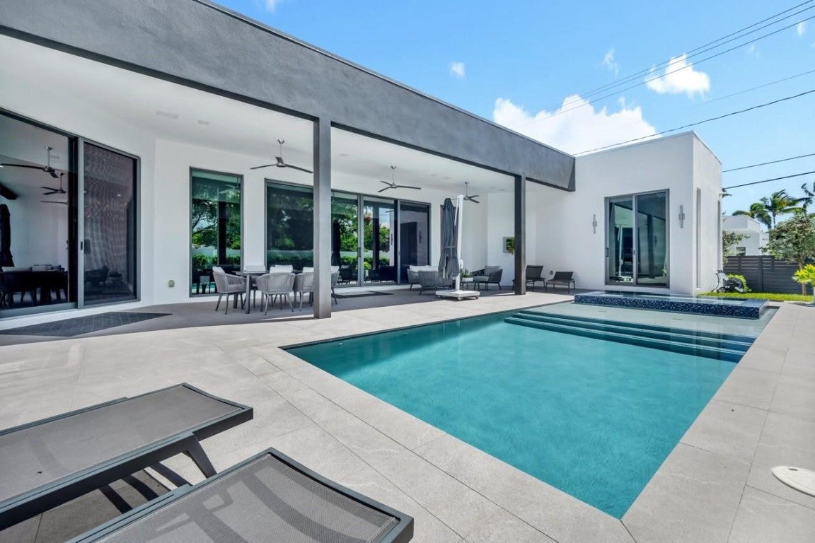 Wilton Manors, Florida, 33305, United States, 3 Bedrooms Bedrooms, ,4 BathroomsBathrooms,Residential,Active,2007993