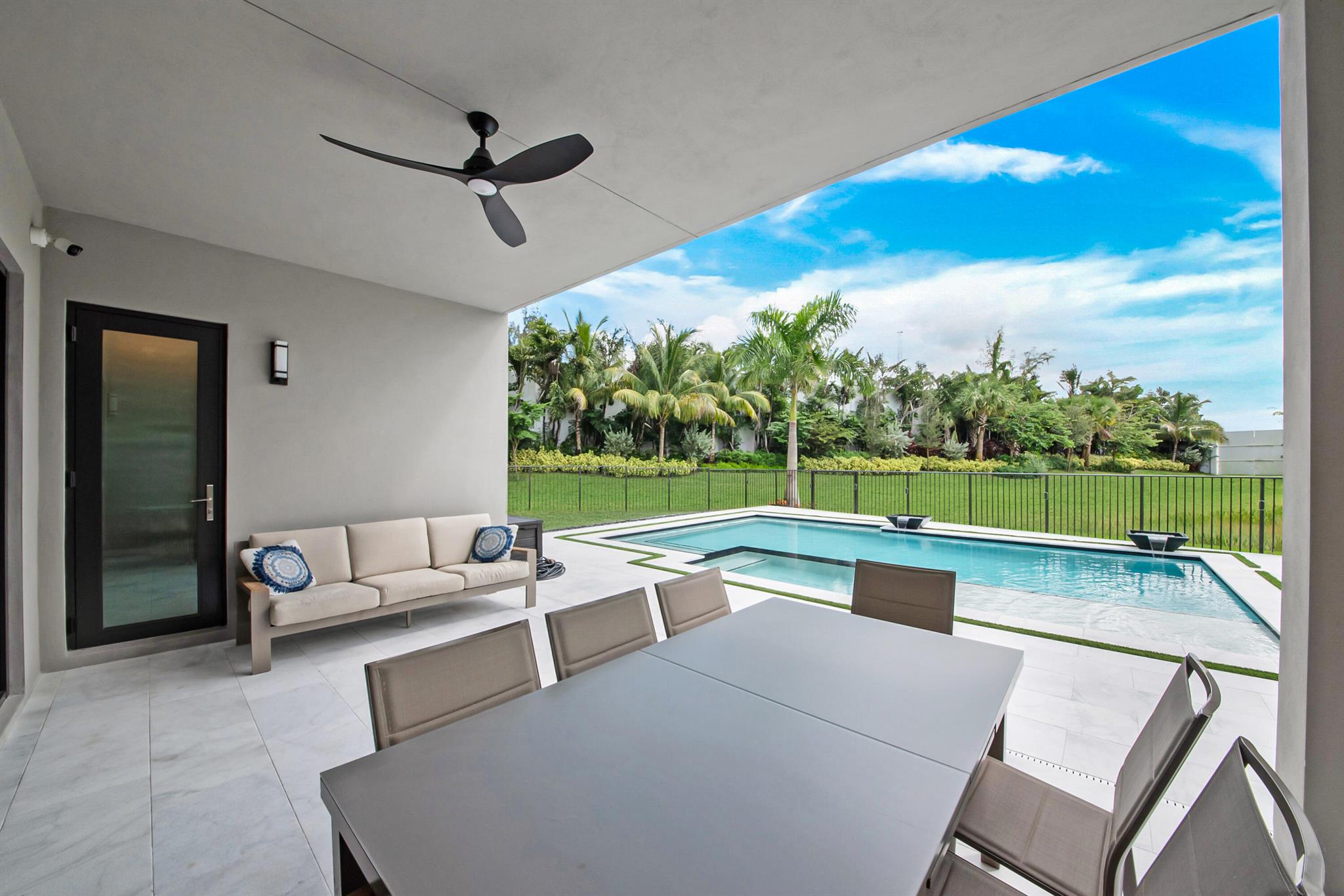 Boca Raton, Florida, 33434, United States, 5 Bedrooms Bedrooms, ,7 BathroomsBathrooms,Residential,Active,1963404