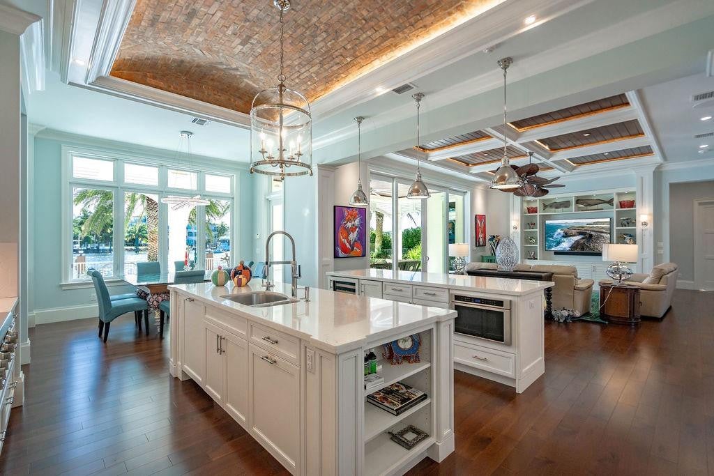 Lighthouse Point, Florida, 33064, United States, 5 Bedrooms Bedrooms, ,6 BathroomsBathrooms,Residential,Active,2007965