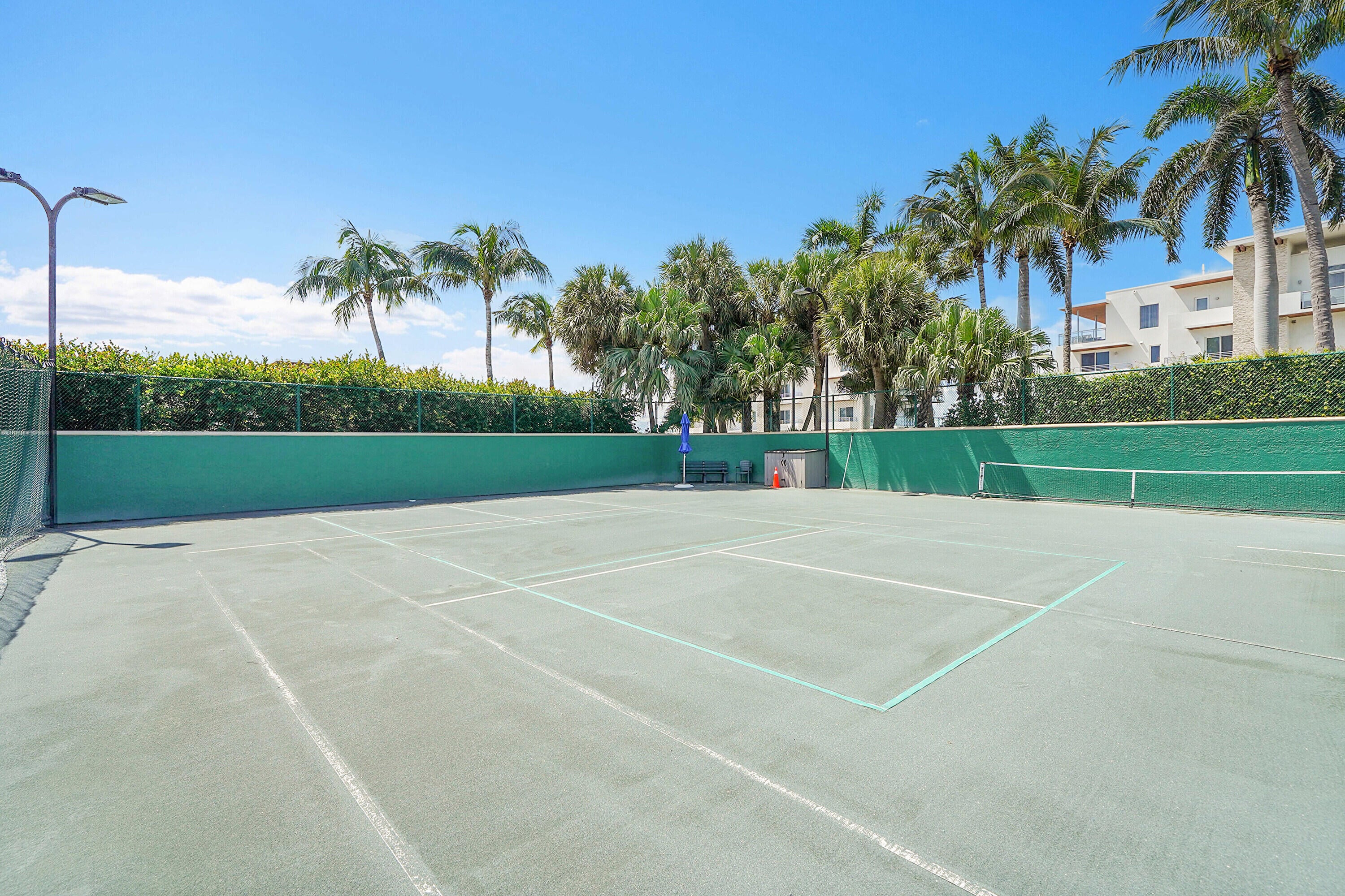 Hollywood, Florida, 33019, United States, 2 Bedrooms Bedrooms, ,3 BathroomsBathrooms,Residential,Active,2028550