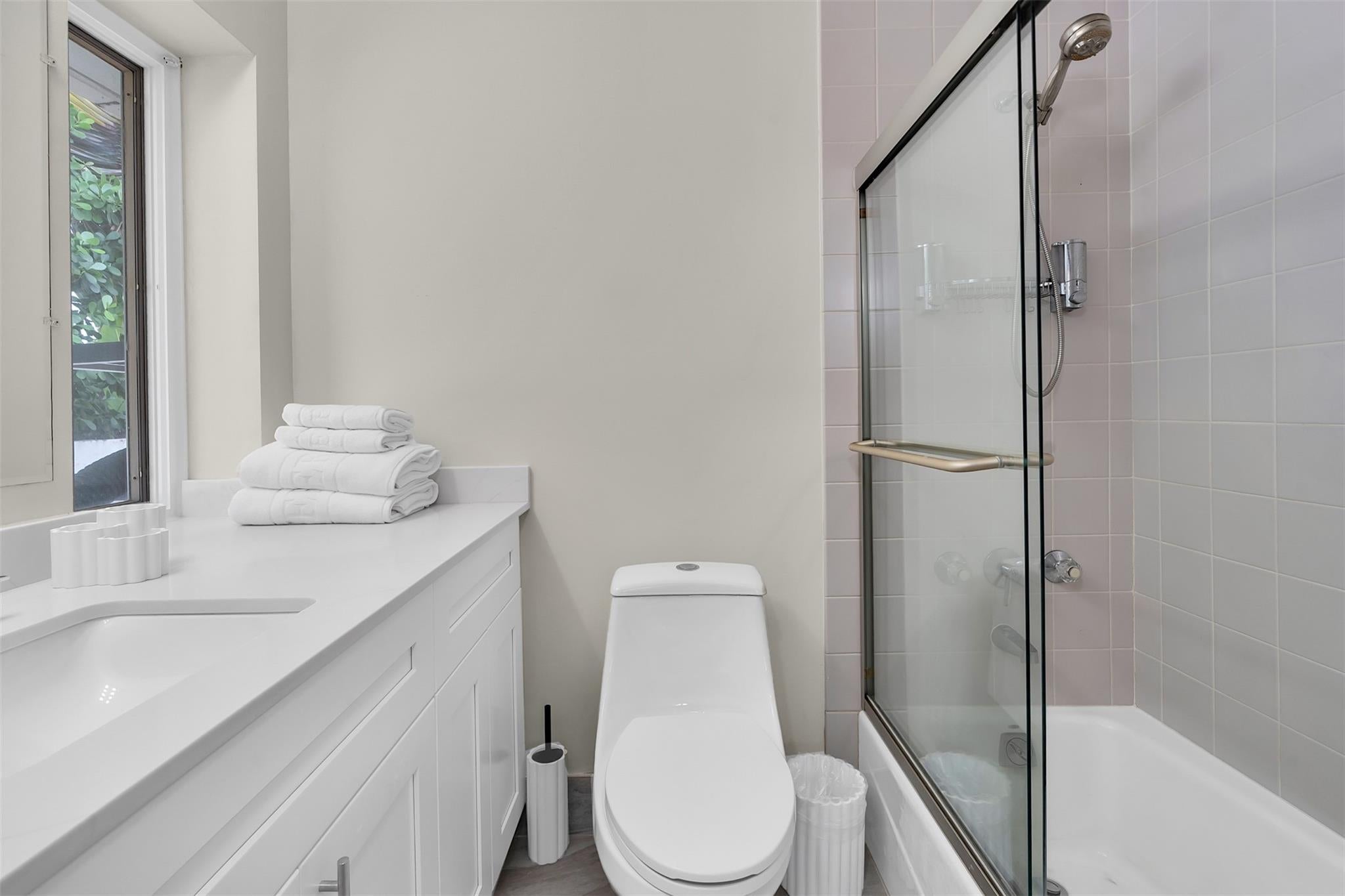 Fort Lauderdale, Florida, 33301, United States, 4 Bedrooms Bedrooms, ,5 BathroomsBathrooms,Residential,Active,1965813