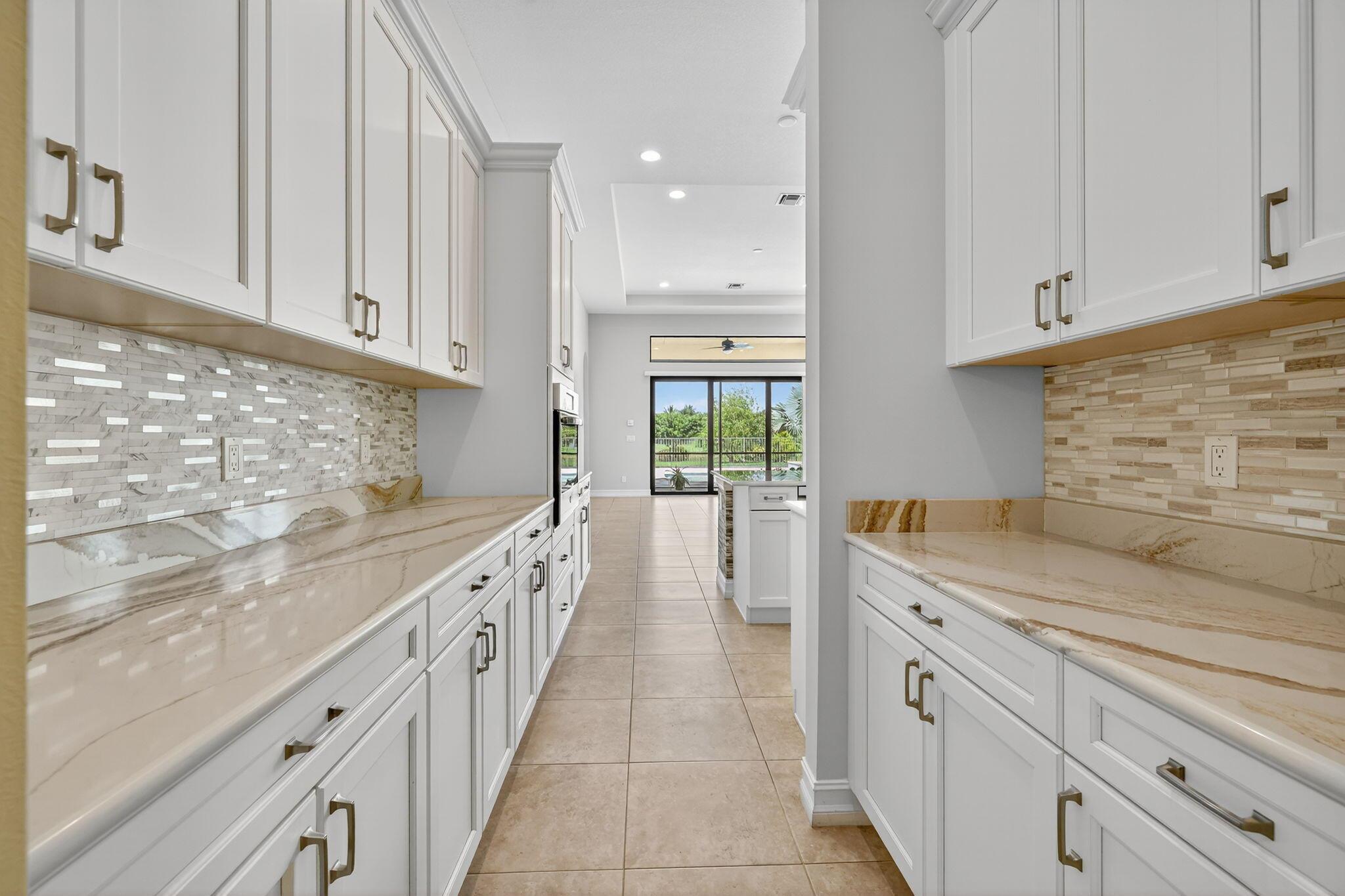 Palm City, Florida, 34990, United States, 4 Bedrooms Bedrooms, ,5 BathroomsBathrooms,Residential,Active,1952625