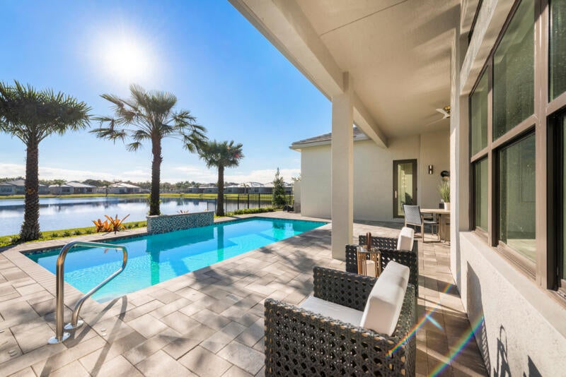 Boynton Beach, Florida, 33473, United States, 4 Bedrooms Bedrooms, ,4 BathroomsBathrooms,Residential,Pending,2008322