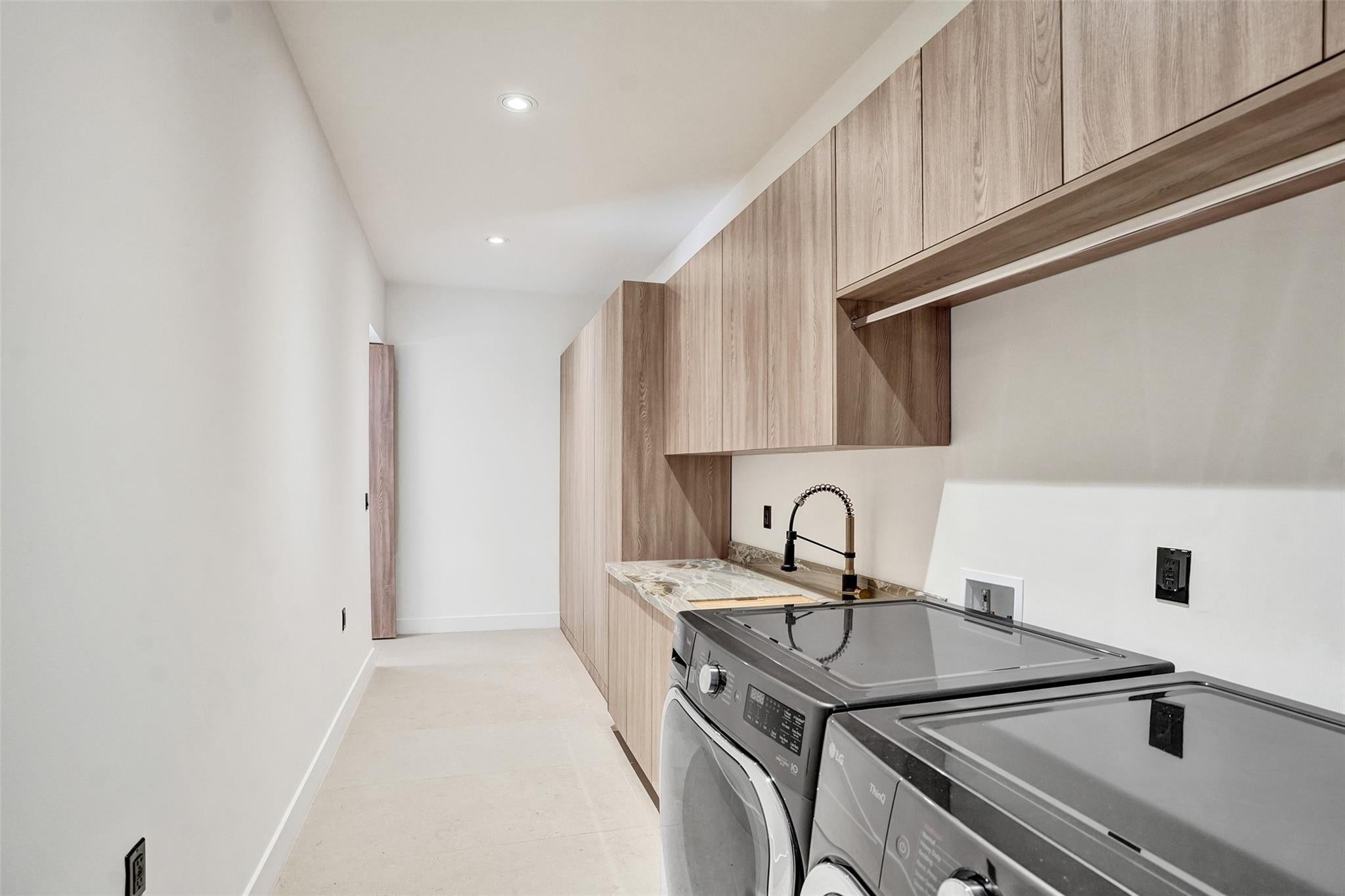 Lighthouse Point, Florida, 33064, United States, 4 Bedrooms Bedrooms, ,4 BathroomsBathrooms,Residential,Active,1919400