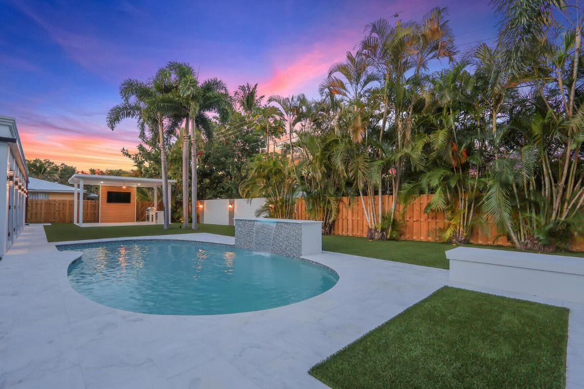 Tequesta, Florida, 33469, United States, 4 Bedrooms Bedrooms, ,5 BathroomsBathrooms,Residential,Active,2007914