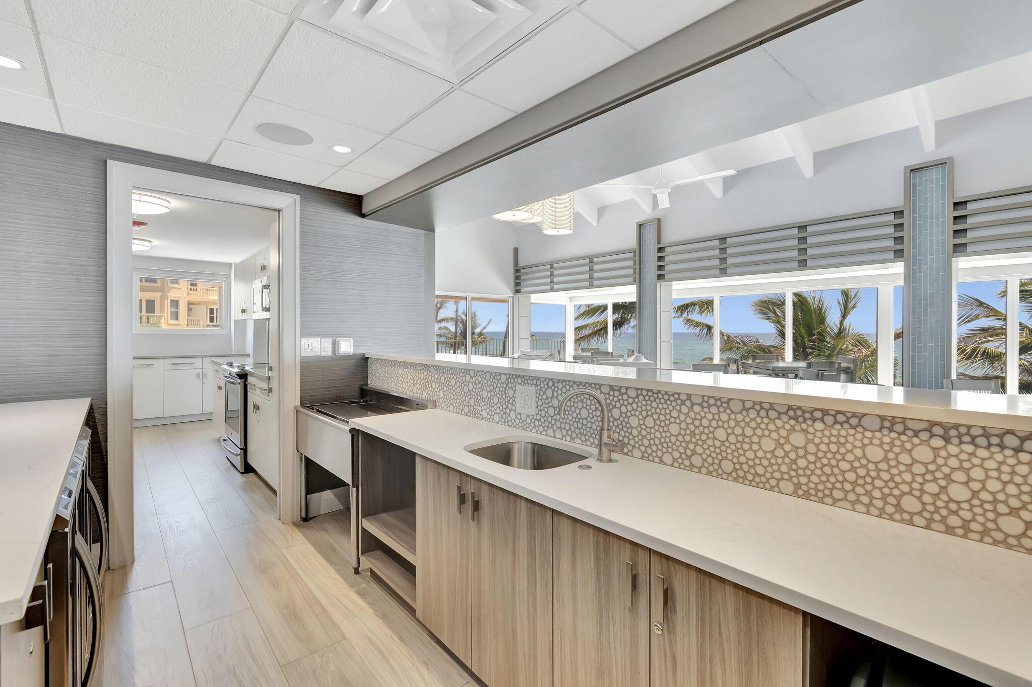 Highland Beach, Florida, 33487, United States, ,2 BathroomsBathrooms,Residential,Active,1762854