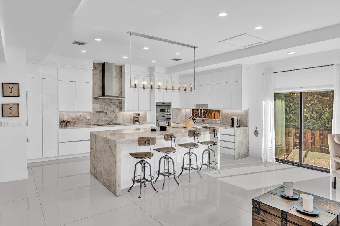 Lighthouse Point, Florida, 33064, United States, 4 Bedrooms Bedrooms, ,4 BathroomsBathrooms,Residential,Active,2008288