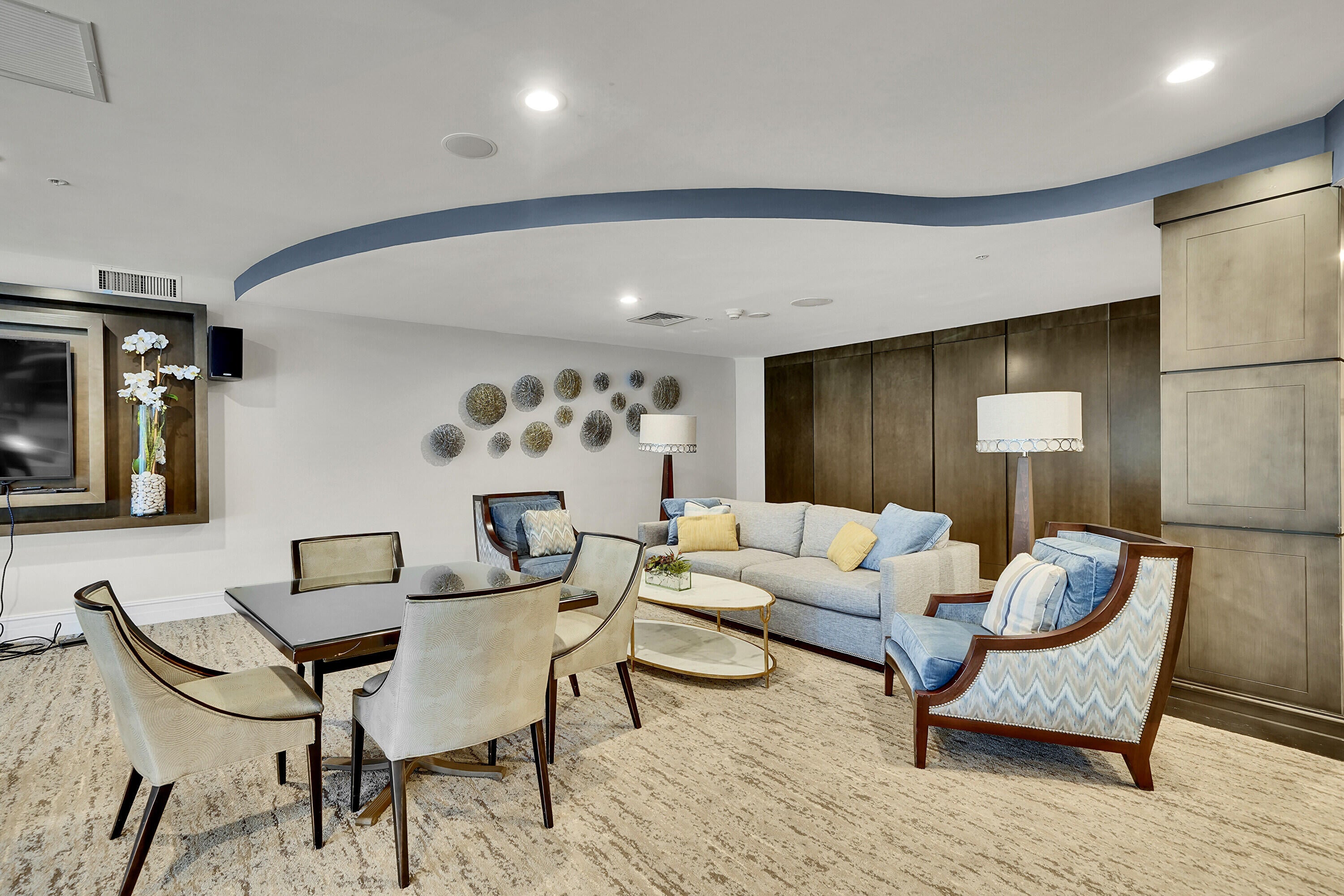 Hollywood, Florida, 33019, United States, 2 Bedrooms Bedrooms, ,3 BathroomsBathrooms,Residential,Active,2028550