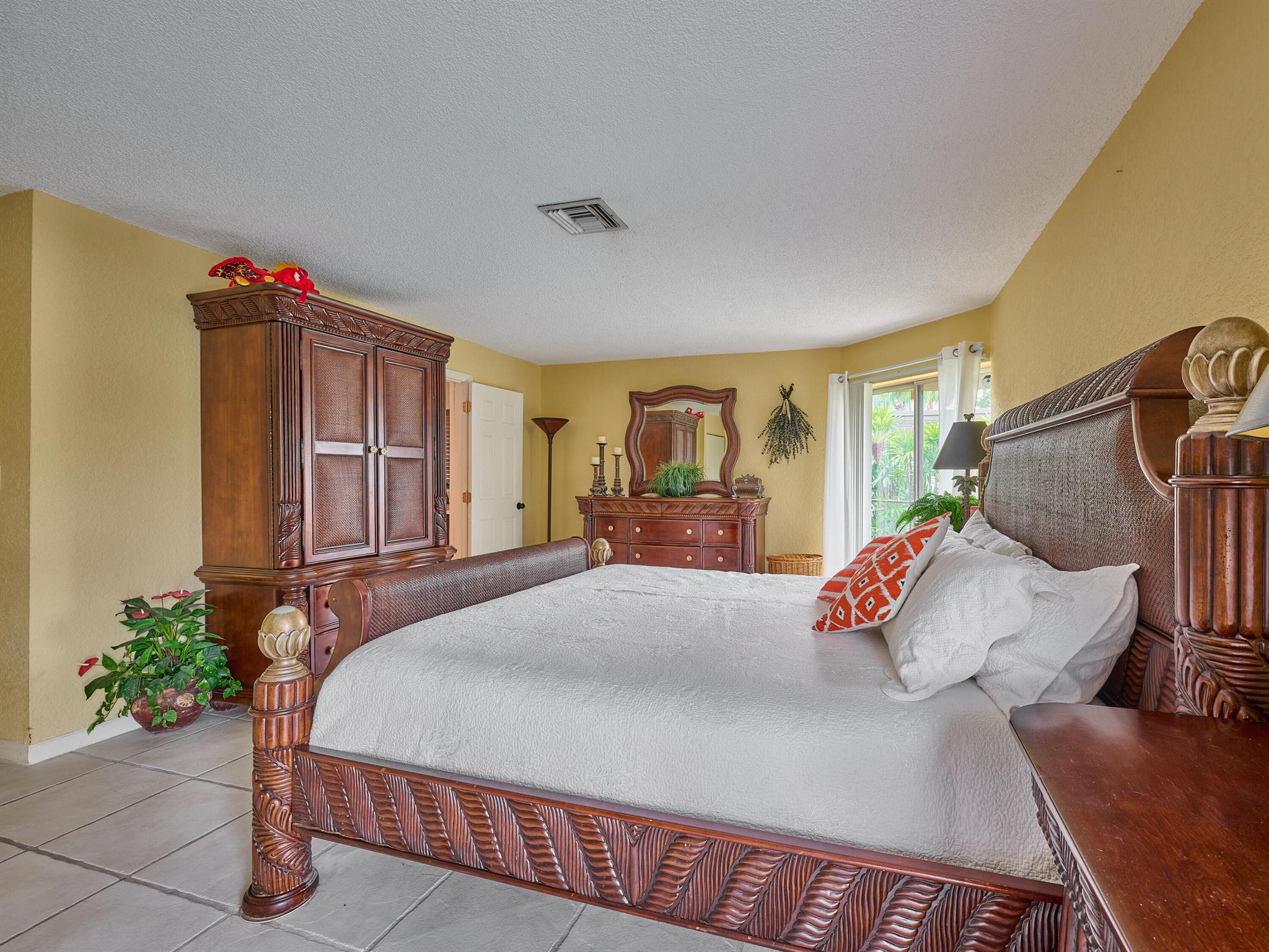 Lighthouse Point, Florida, 33064, United States, 4 Bedrooms Bedrooms, ,3 BathroomsBathrooms,Residential,Active,1900500