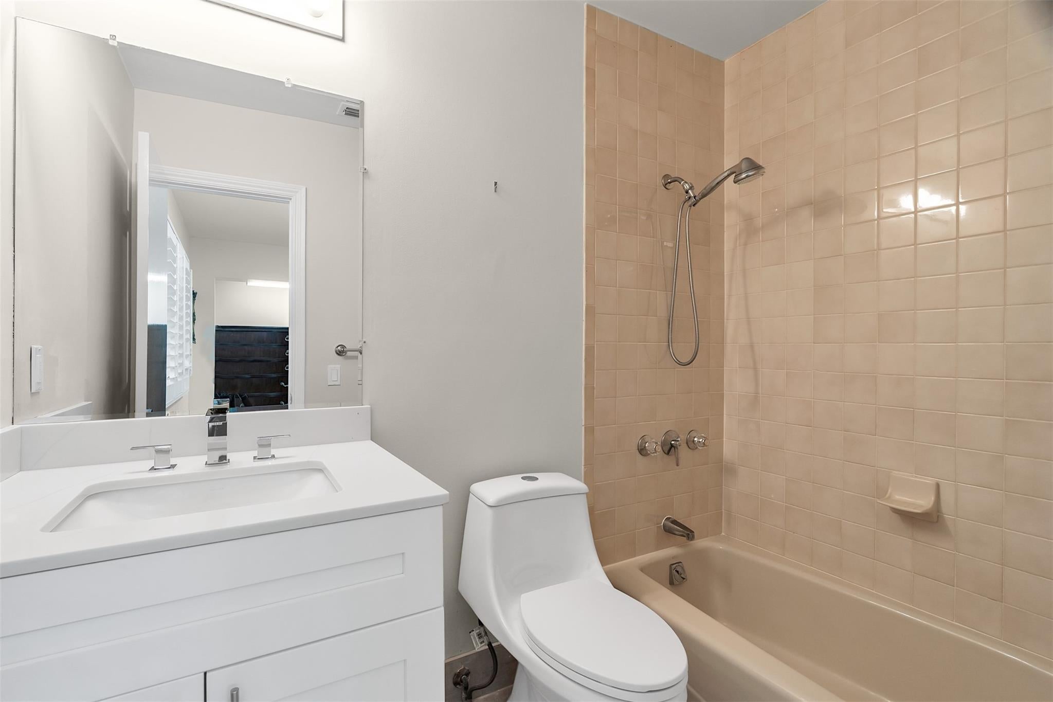 Fort Lauderdale, Florida, 33301, United States, 4 Bedrooms Bedrooms, ,5 BathroomsBathrooms,Residential,Active,1965813