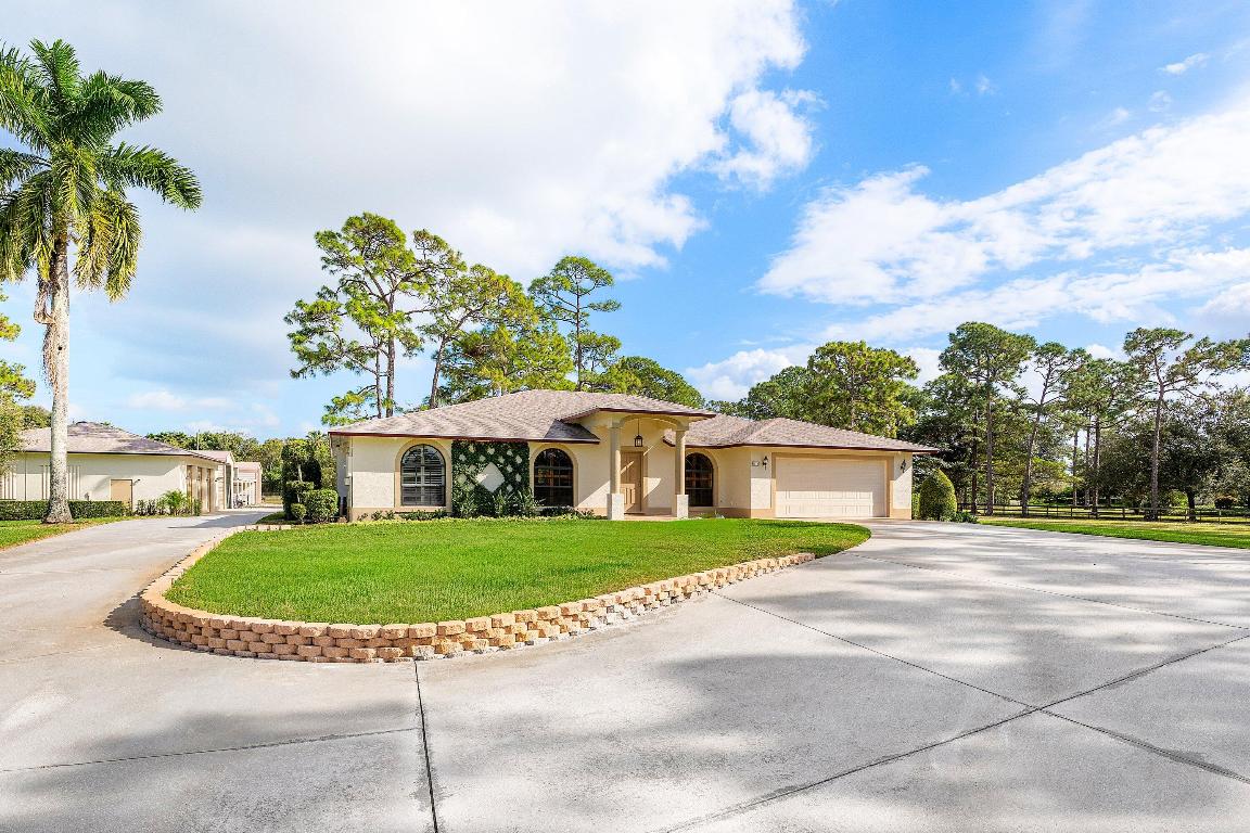 Loxahatchee Groves, Florida, 33470, United States, 4 Bedrooms Bedrooms, ,2 BathroomsBathrooms,Residential,Active,2008730