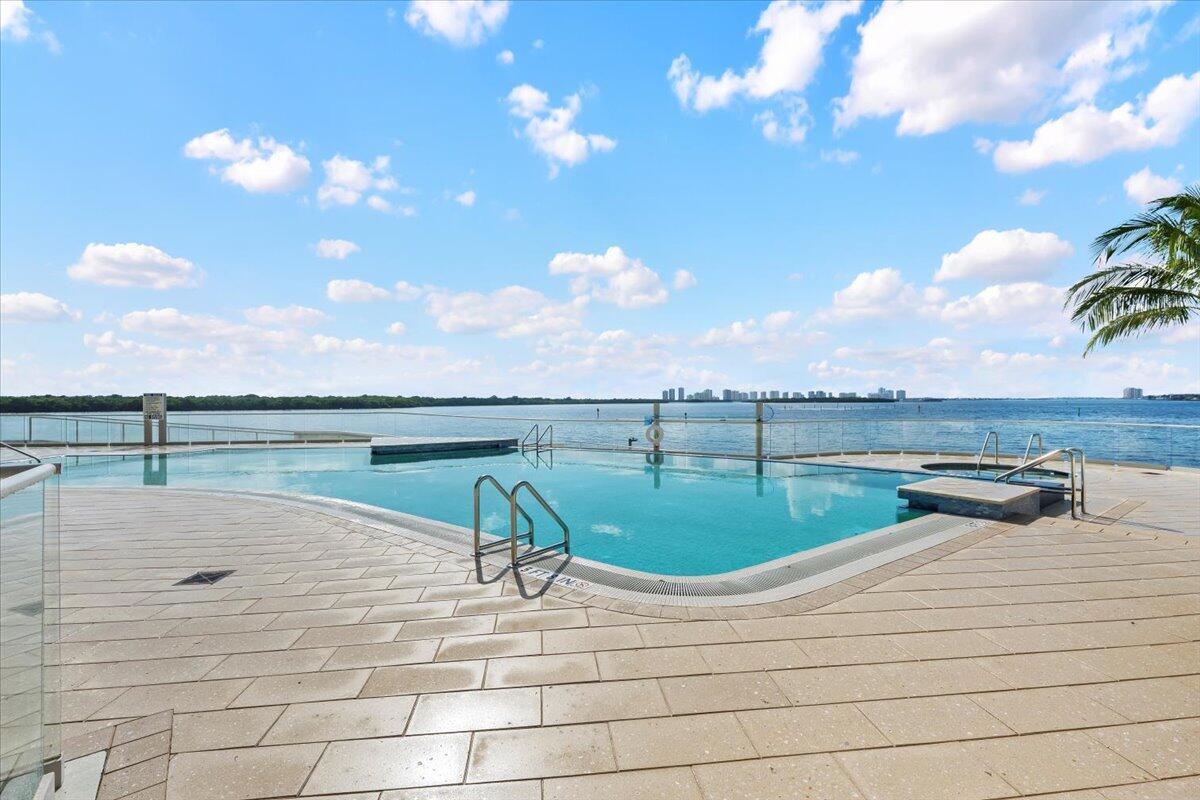 North Palm Beach, Florida, 33408, United States, 3 Bedrooms Bedrooms, ,3 BathroomsBathrooms,Residential,Active,1933736