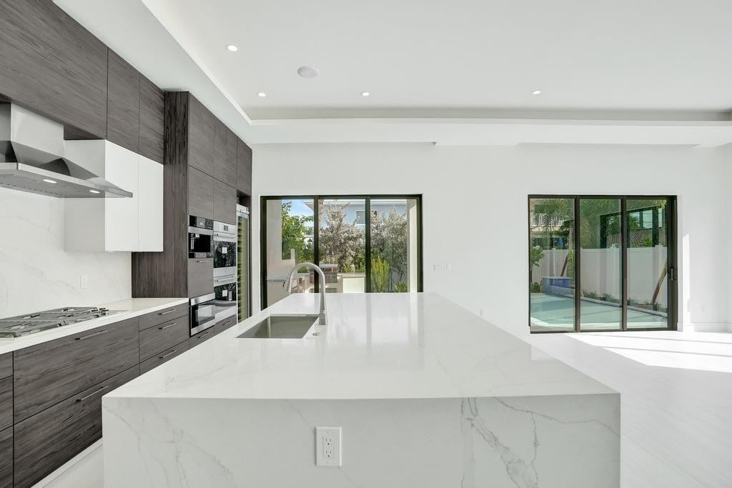 Fort Lauderdale, Florida, 33308, United States, 4 Bedrooms Bedrooms, ,4 BathroomsBathrooms,Residential,Active,2008292