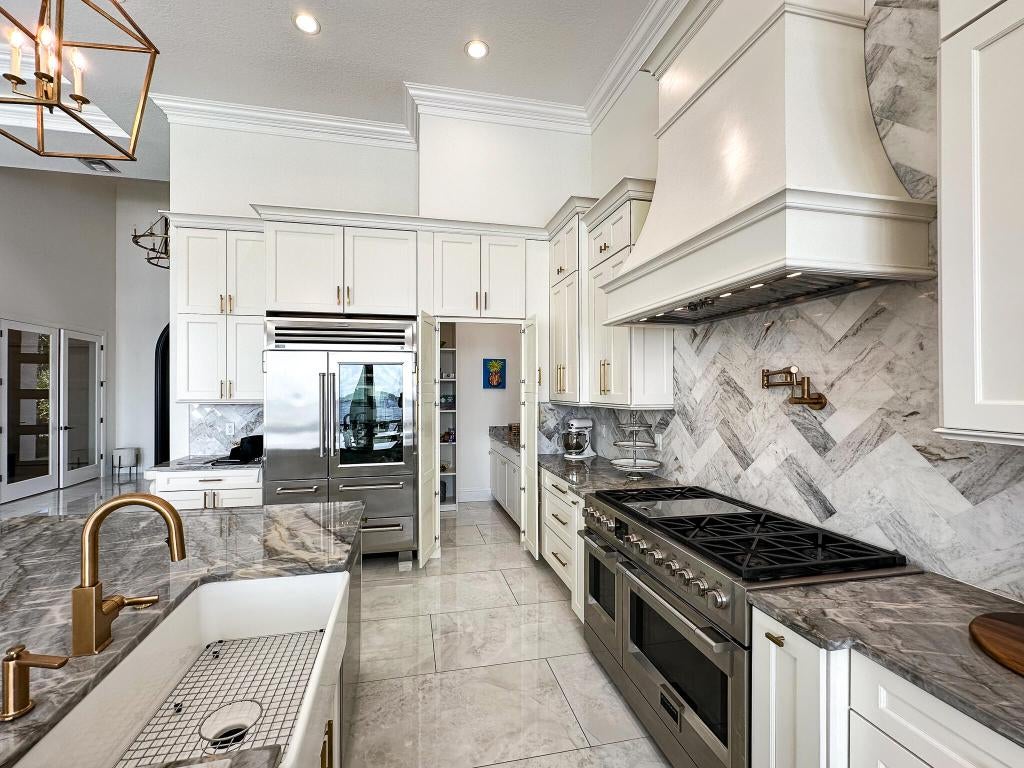 Jensen Beach, Florida, 34957, United States, 4 Bedrooms Bedrooms, ,5 BathroomsBathrooms,Residential,Active,2008001