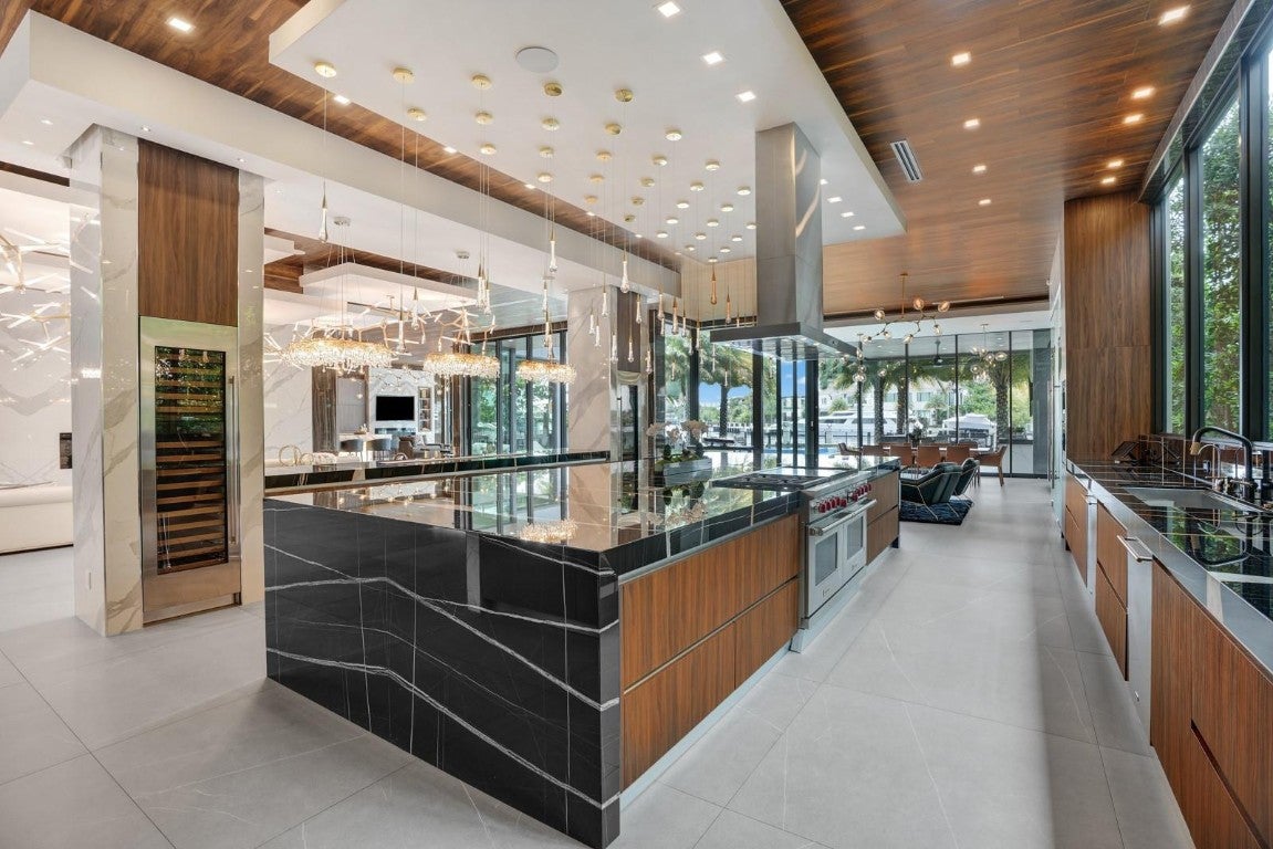 Fort Lauderdale, Florida, 33304, United States, 6 Bedrooms Bedrooms, ,9 BathroomsBathrooms,Residential,Active,2007970