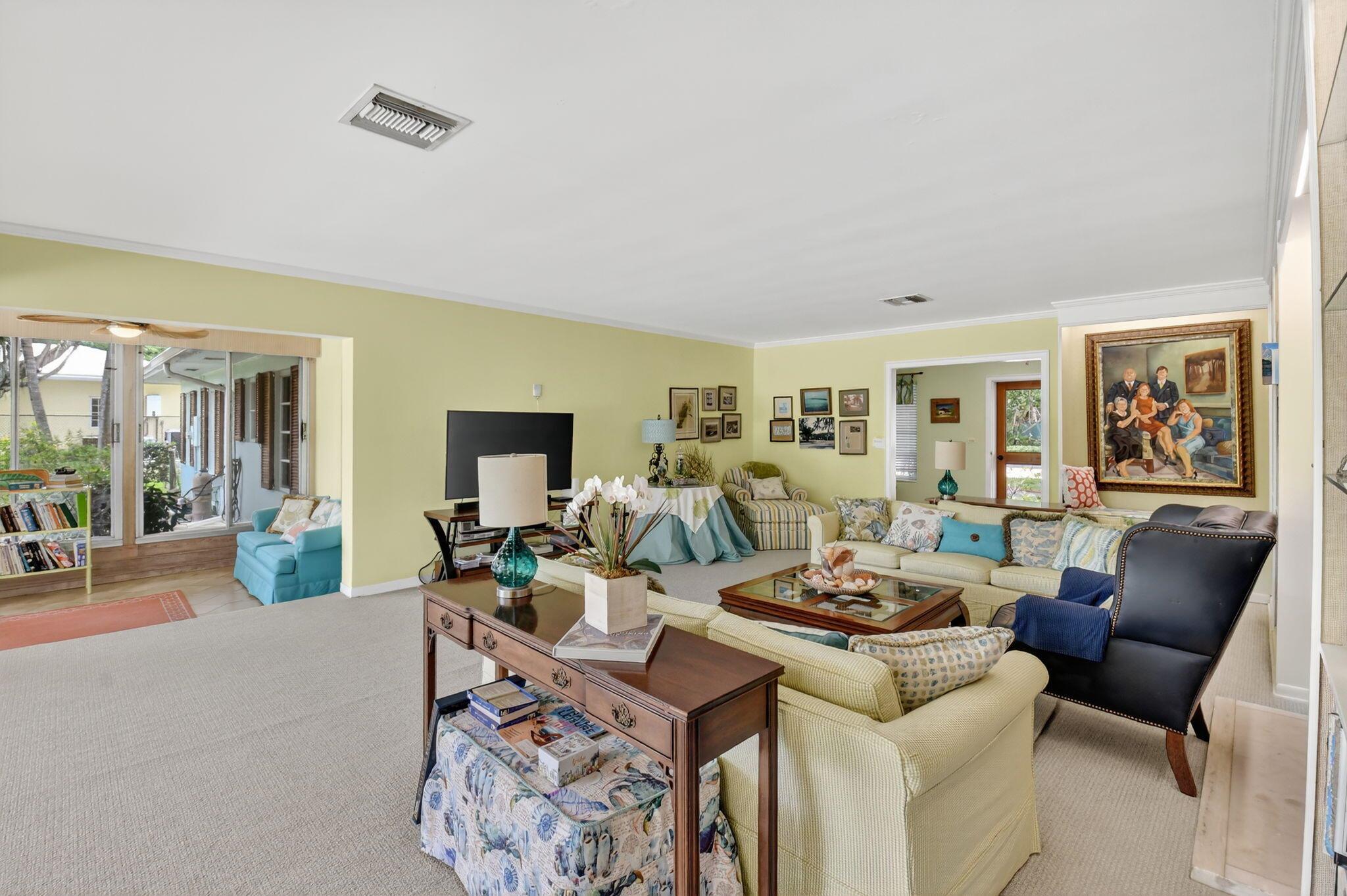 Delray Beach, Florida, 33444, United States, 4 Bedrooms Bedrooms, ,3 BathroomsBathrooms,Residential,Active,1945273