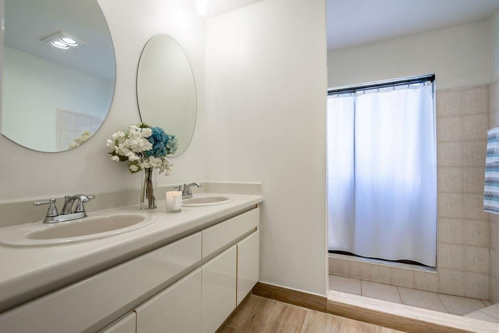 Lighthouse Point, Florida, 33064, United States, ,3 BathroomsBathrooms,Residential,Active,1824028