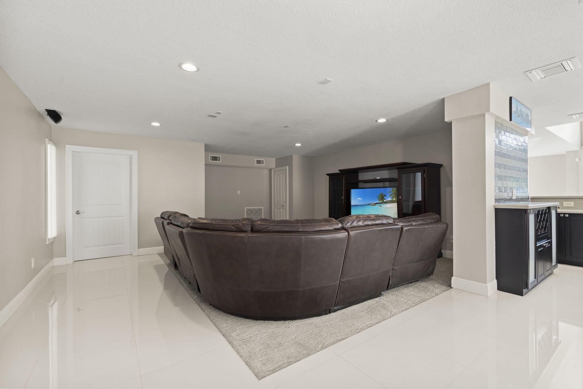 Fort Pierce, Florida, 34949, United States, 5 Bedrooms Bedrooms, ,5 BathroomsBathrooms,Residential,Active,1970997