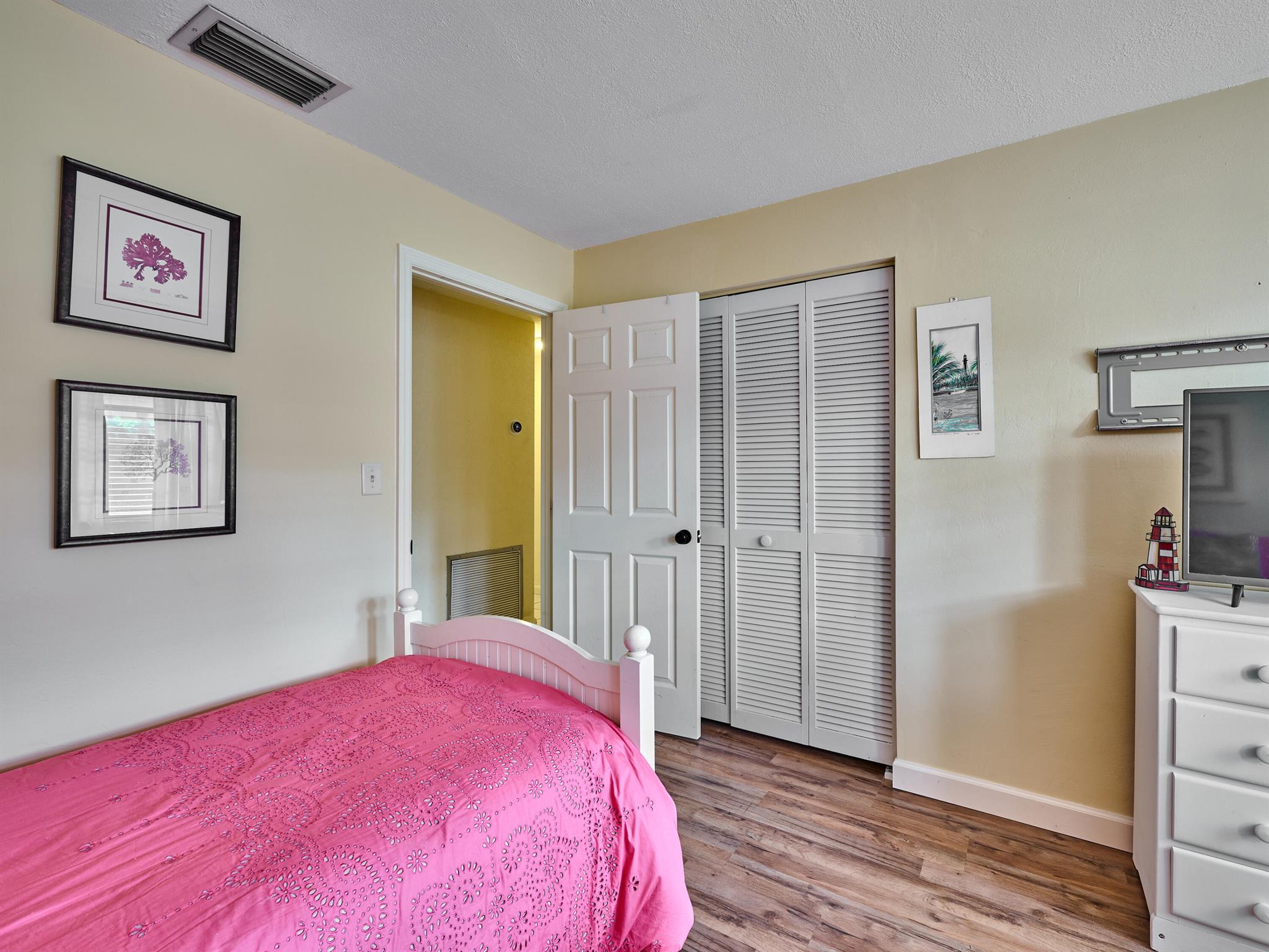 Lighthouse Point, Florida, 33064, United States, 4 Bedrooms Bedrooms, ,3 BathroomsBathrooms,Residential,Active,1900500