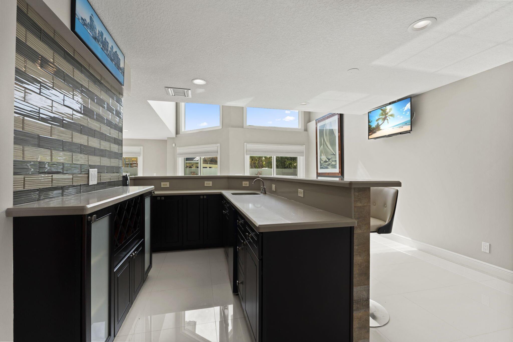 Fort Pierce, Florida, 34949, United States, 5 Bedrooms Bedrooms, ,5 BathroomsBathrooms,Residential,Active,1970997