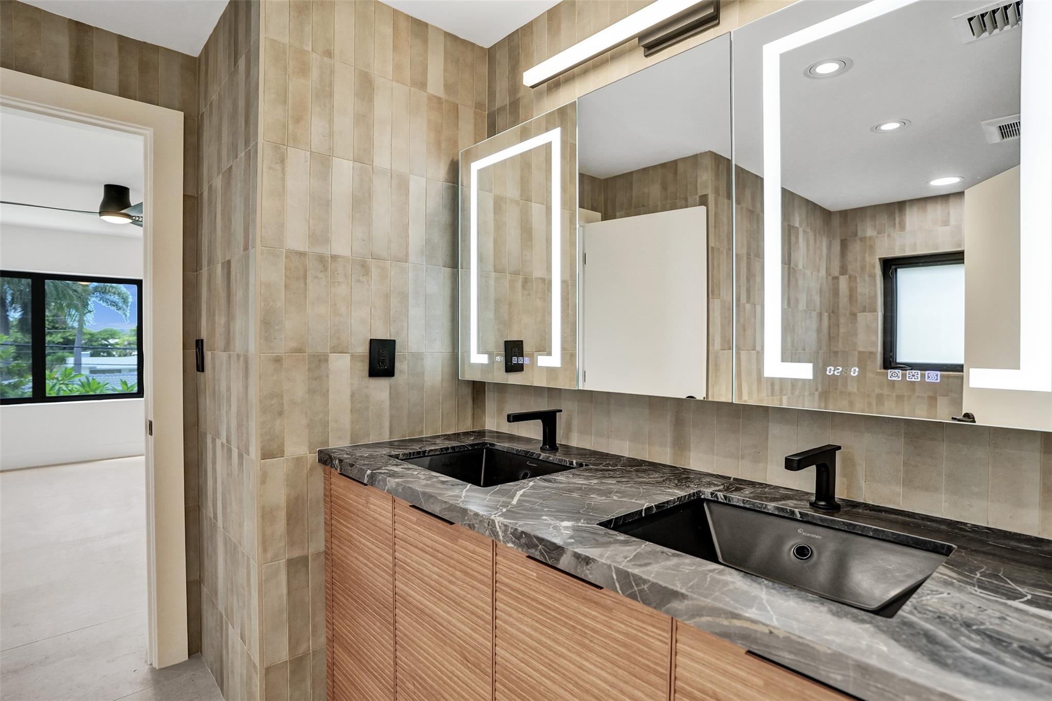 Lighthouse Point, Florida, 33064, United States, 4 Bedrooms Bedrooms, ,4 BathroomsBathrooms,Residential,Active,1919400