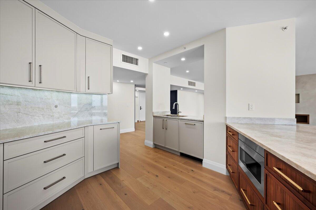 North Palm Beach, Florida, 33408, United States, 3 Bedrooms Bedrooms, ,3 BathroomsBathrooms,Residential,Active,1933736