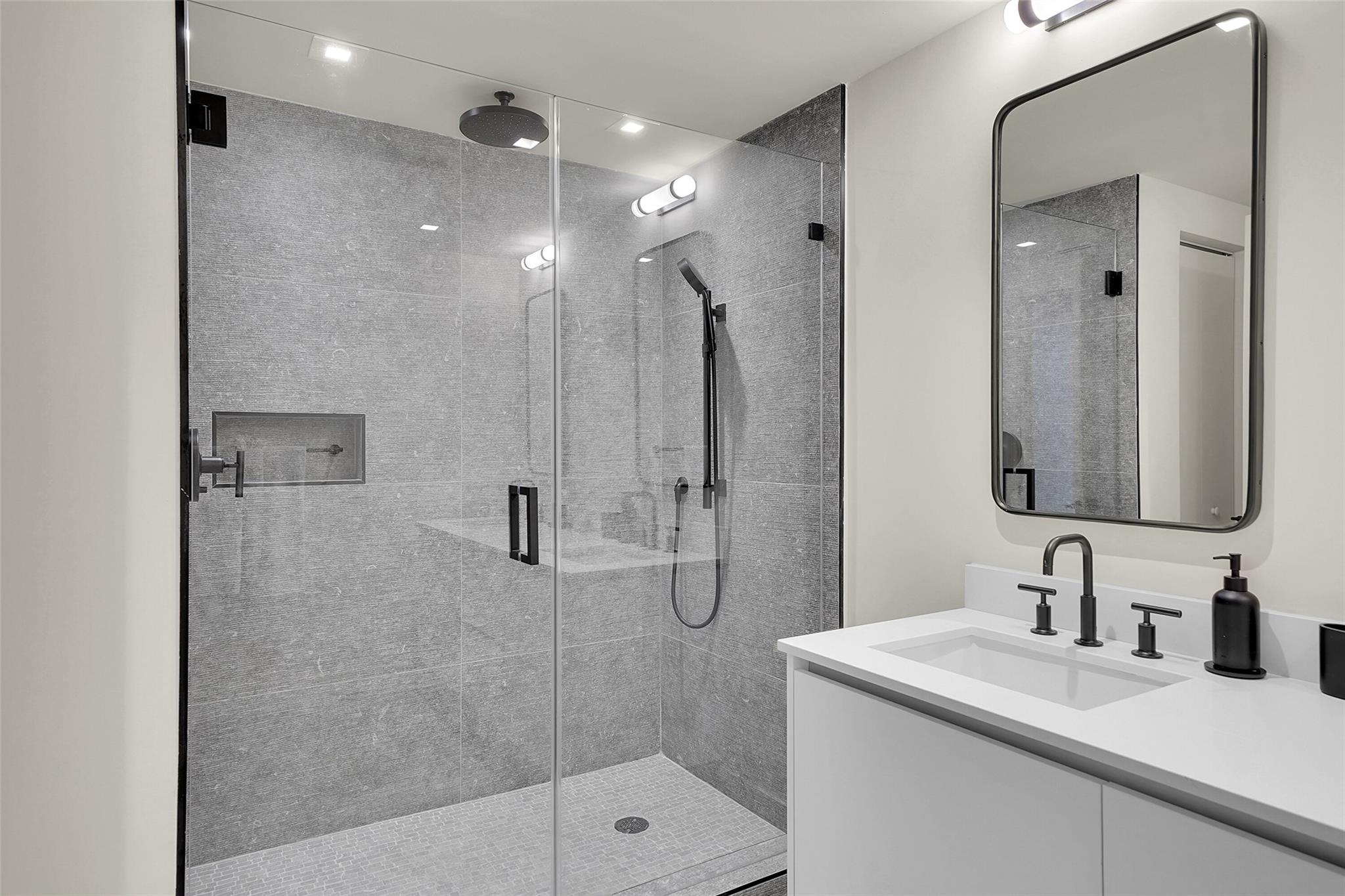 Miami Beach, Florida, 33139, United States, 2 Bedrooms Bedrooms, ,2 BathroomsBathrooms,Residential,Active,1973367