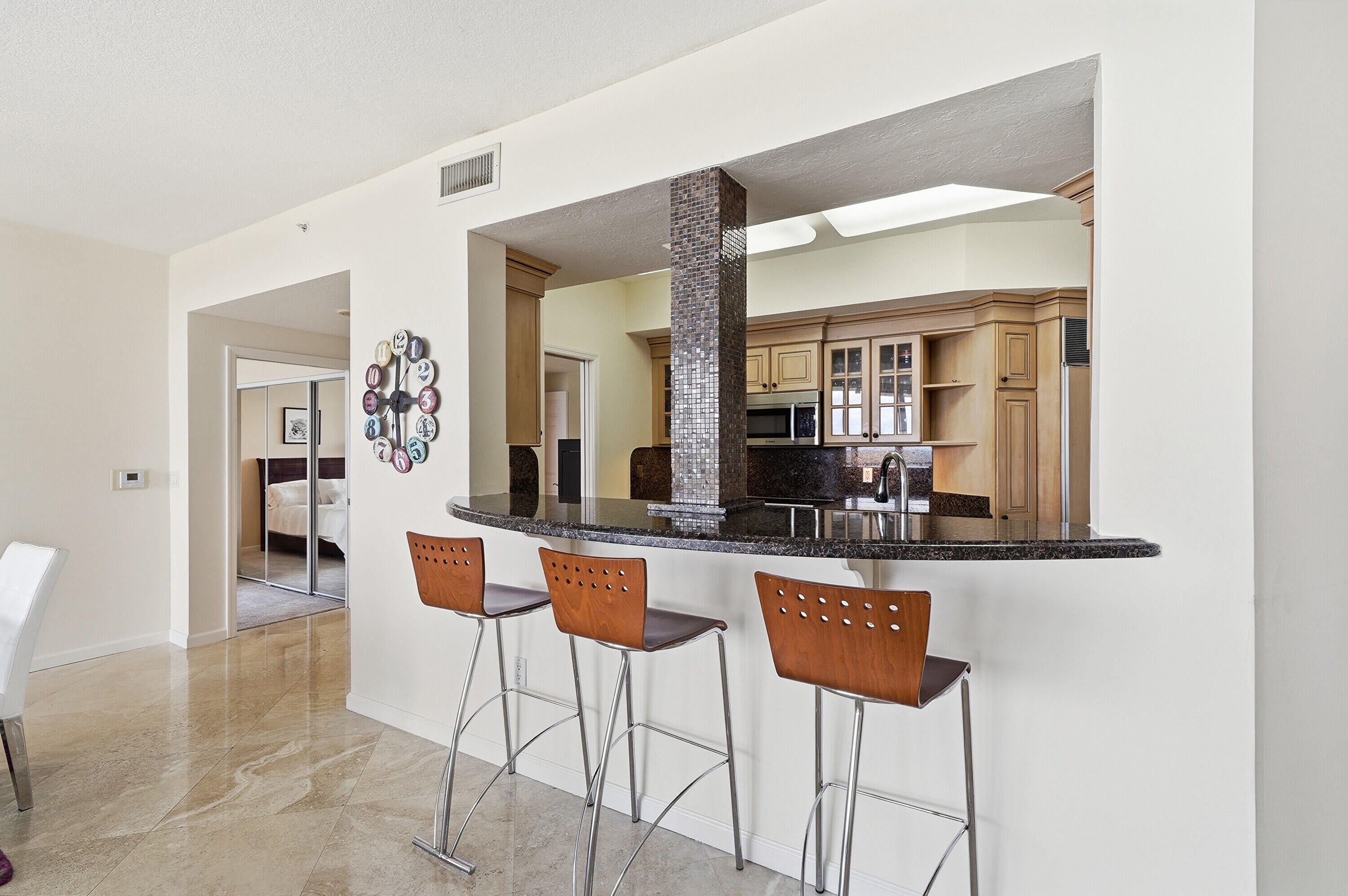 Hollywood, Florida, 33019, United States, 2 Bedrooms Bedrooms, ,3 BathroomsBathrooms,Residential,Active,2028550