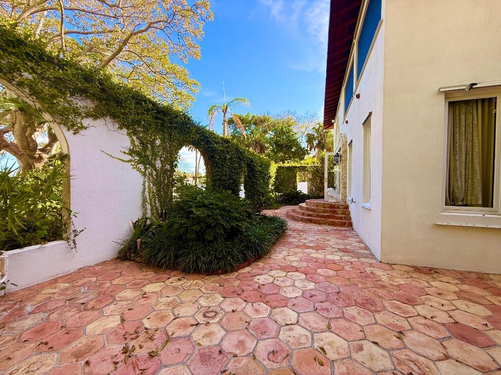 Fort Pierce, Florida, 34950, United States, 6 Bedrooms Bedrooms, ,6 BathroomsBathrooms,Residential,Active,2007665