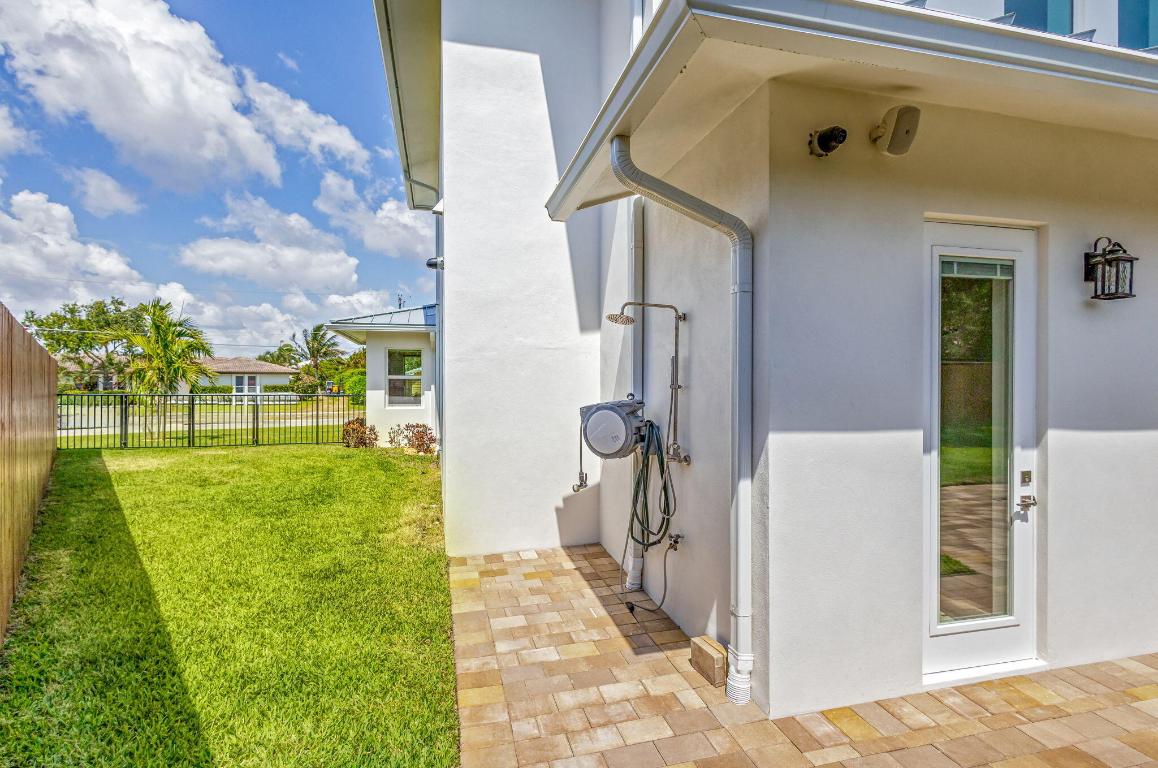 North Palm Beach, Florida, 33408, United States, 4 Bedrooms Bedrooms, ,5 BathroomsBathrooms,Residential,Active,2008316