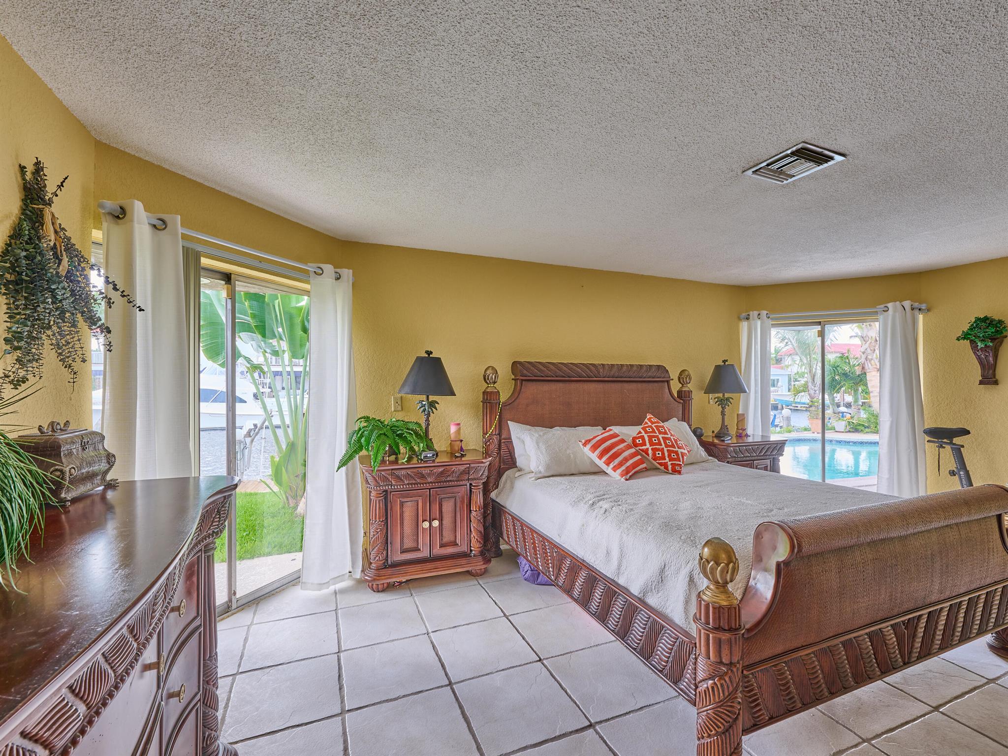Lighthouse Point, Florida, 33064, United States, 4 Bedrooms Bedrooms, ,3 BathroomsBathrooms,Residential,Active,1900500