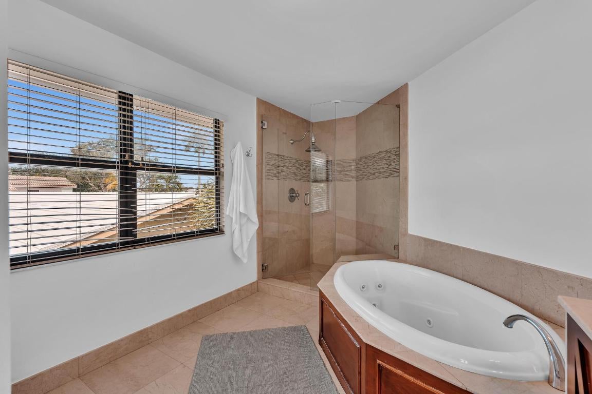 Lighthouse Point, Florida, 33064, United States, 4 Bedrooms Bedrooms, ,4 BathroomsBathrooms,Residential,Active,2008288