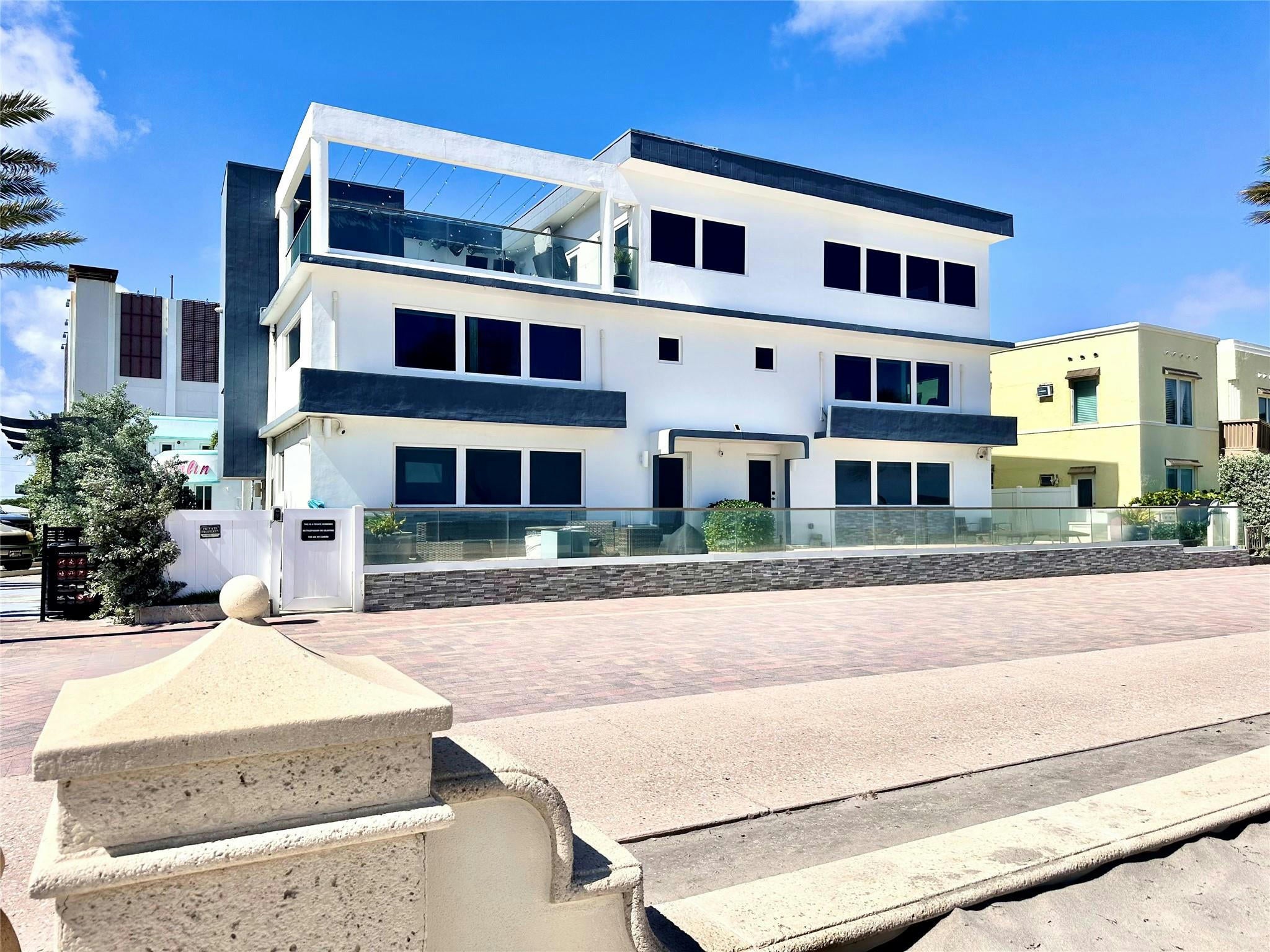 Hollywood, Florida, 33019, United States, 10 Bedrooms Bedrooms, ,9 BathroomsBathrooms,Residential,Active,1988424 Hollywood, Florida, 33019, United States, 10 Bedrooms Bedrooms, ,9 BathroomsBathrooms,Residential,Active,1988424