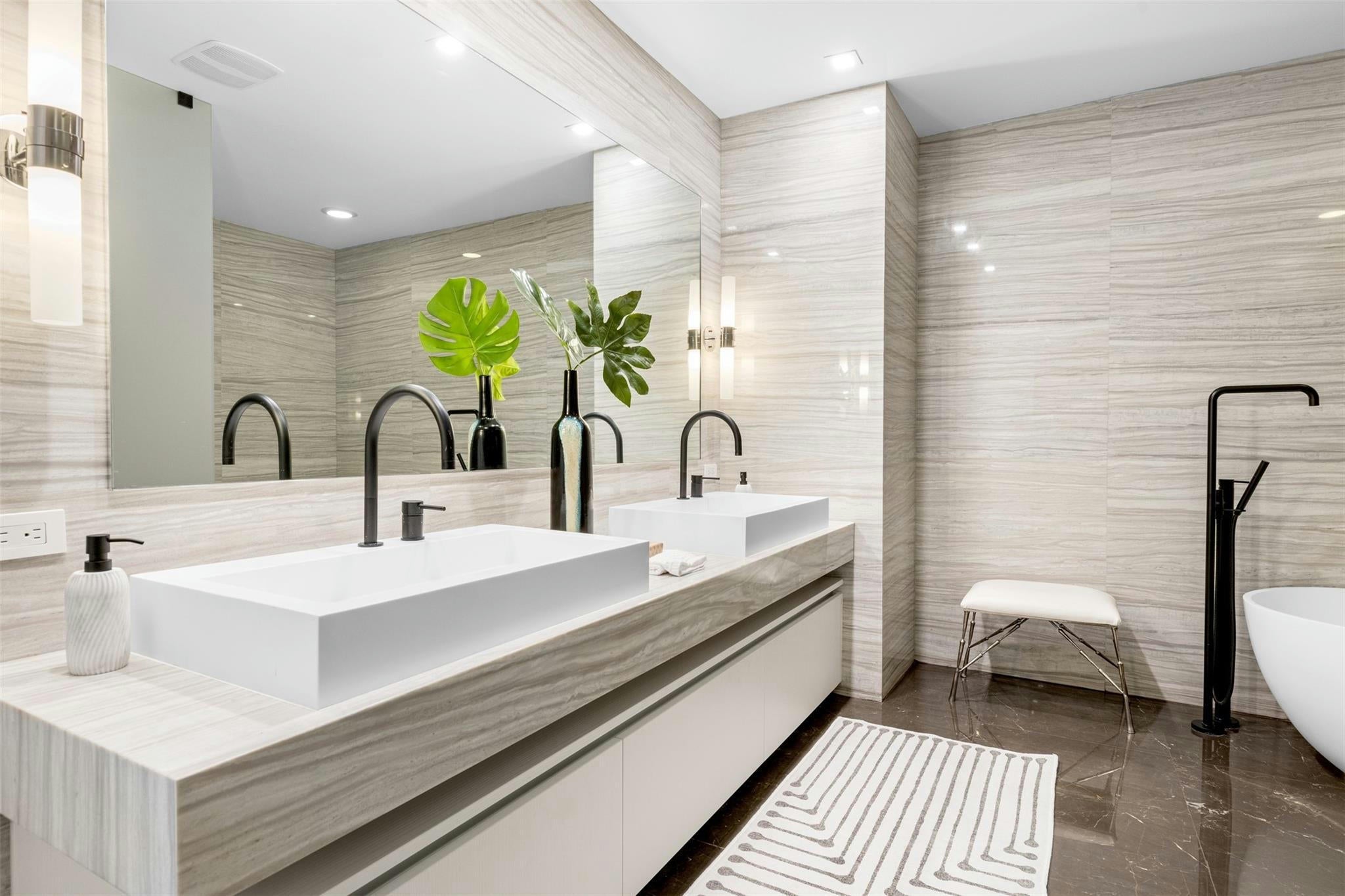 Fort Lauderdale, Florida, 33305, United States, ,4 BathroomsBathrooms,Residential,Active,1703657