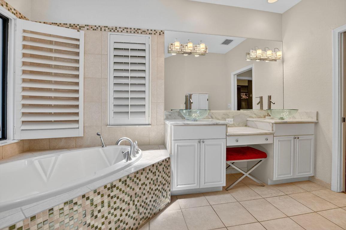 Boca Raton, Florida, 33487, United States, 5 Bedrooms Bedrooms, ,4 BathroomsBathrooms,Residential,Active,2008713