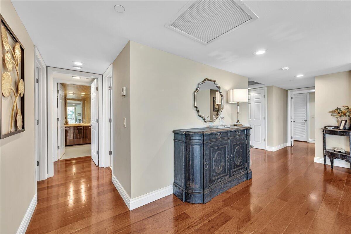 Palm Beach, Florida, 33480, United States, 3 Bedrooms Bedrooms, ,3 BathroomsBathrooms,Residential,Active,1954435