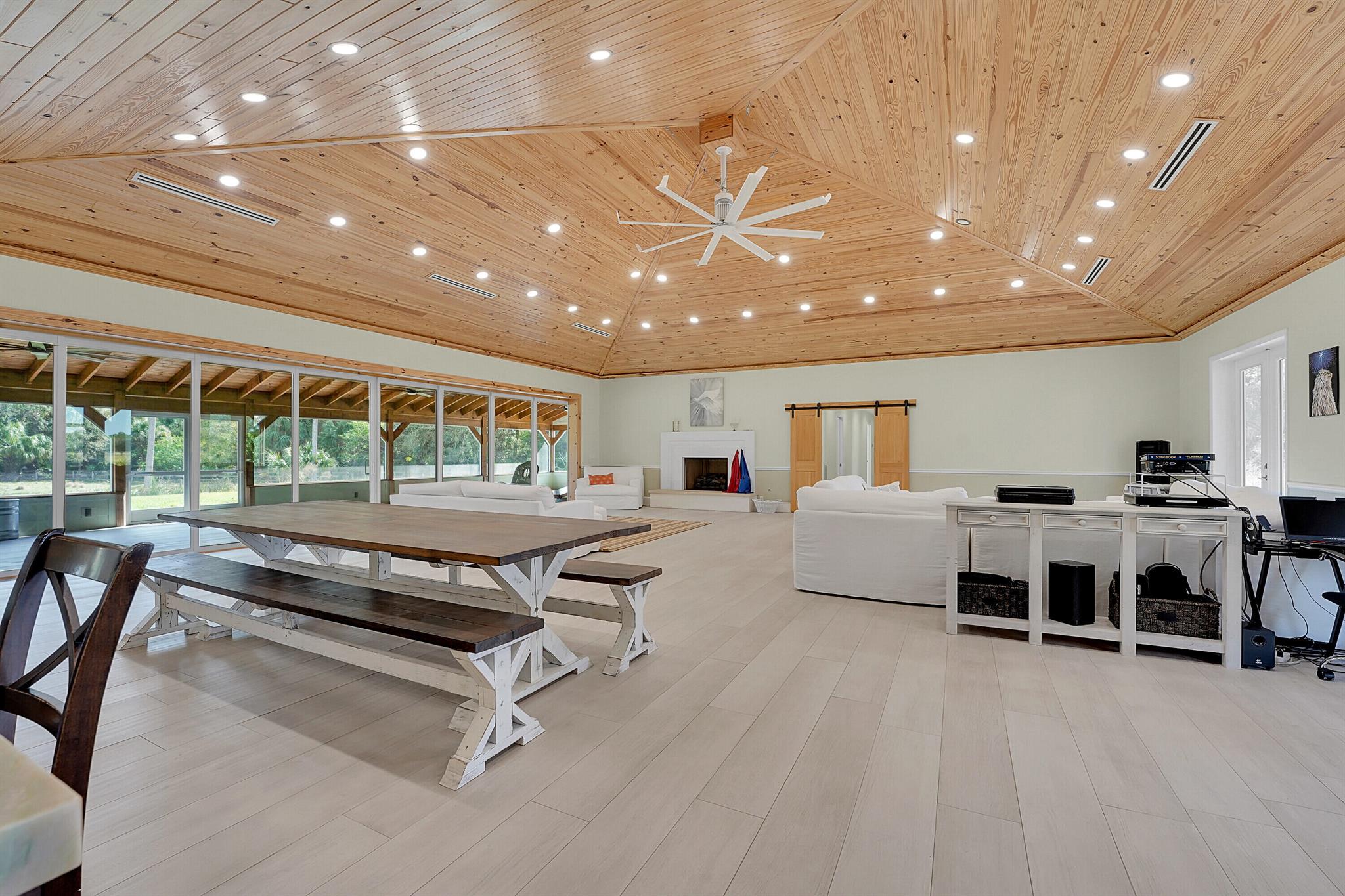 Okeechobee, Florida, 34974, United States, 4 Bedrooms Bedrooms, ,4 BathroomsBathrooms,Residential,Active,1909609