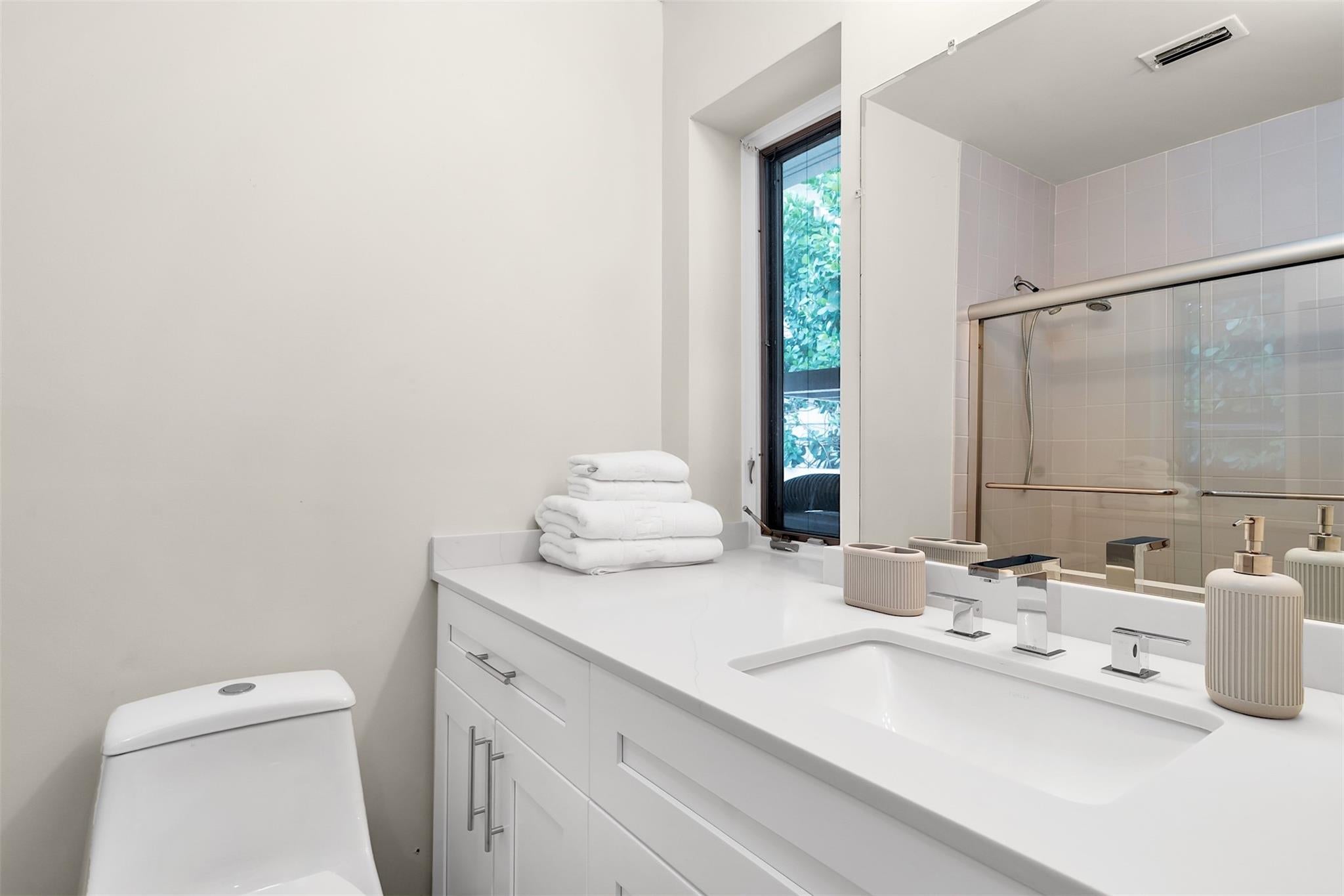 Fort Lauderdale, Florida, 33301, United States, 4 Bedrooms Bedrooms, ,5 BathroomsBathrooms,Residential,Active,1965813