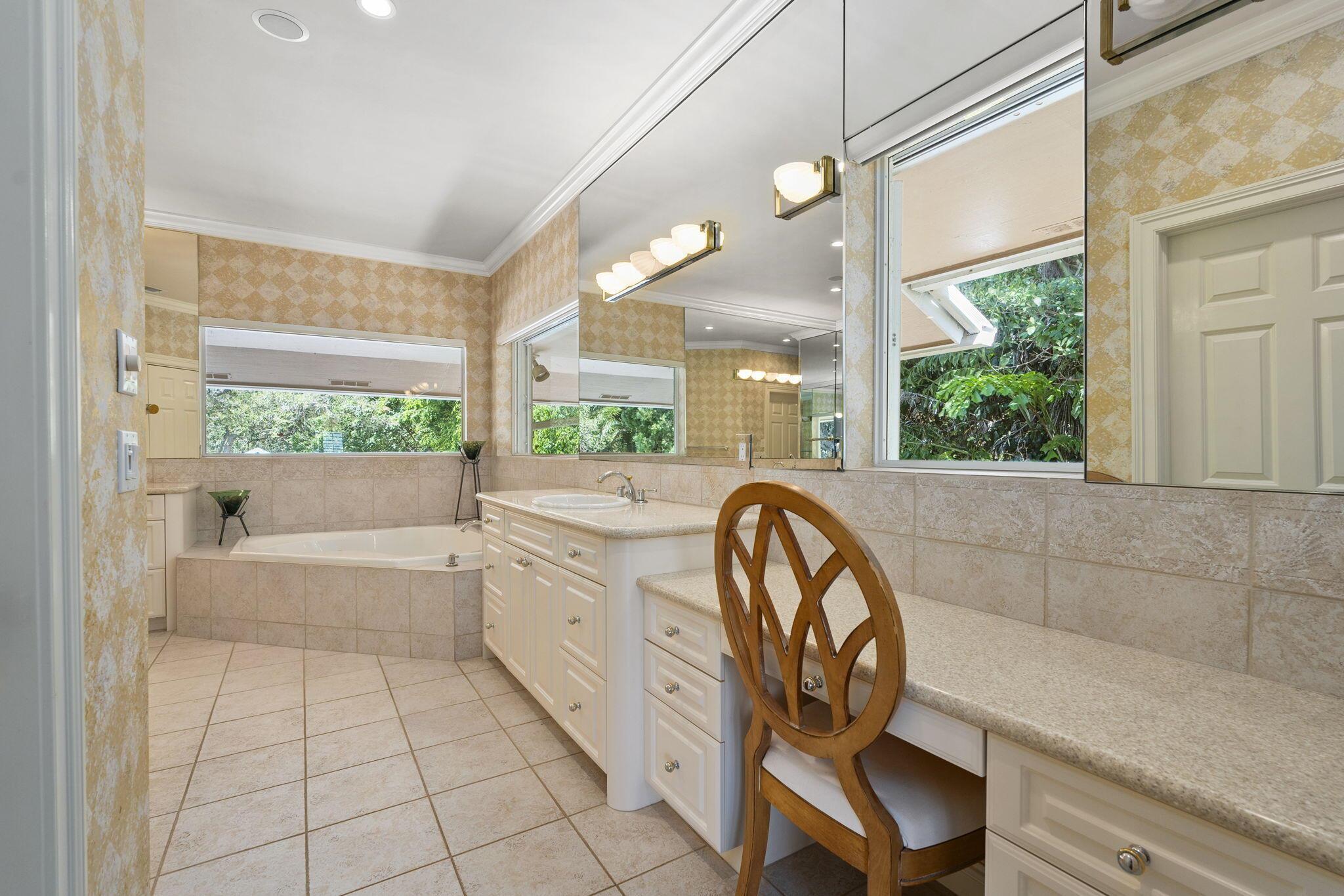 Sewalls Point, Florida, 34996, United States, 3 Bedrooms Bedrooms, ,4 BathroomsBathrooms,Residential,Active,1919064