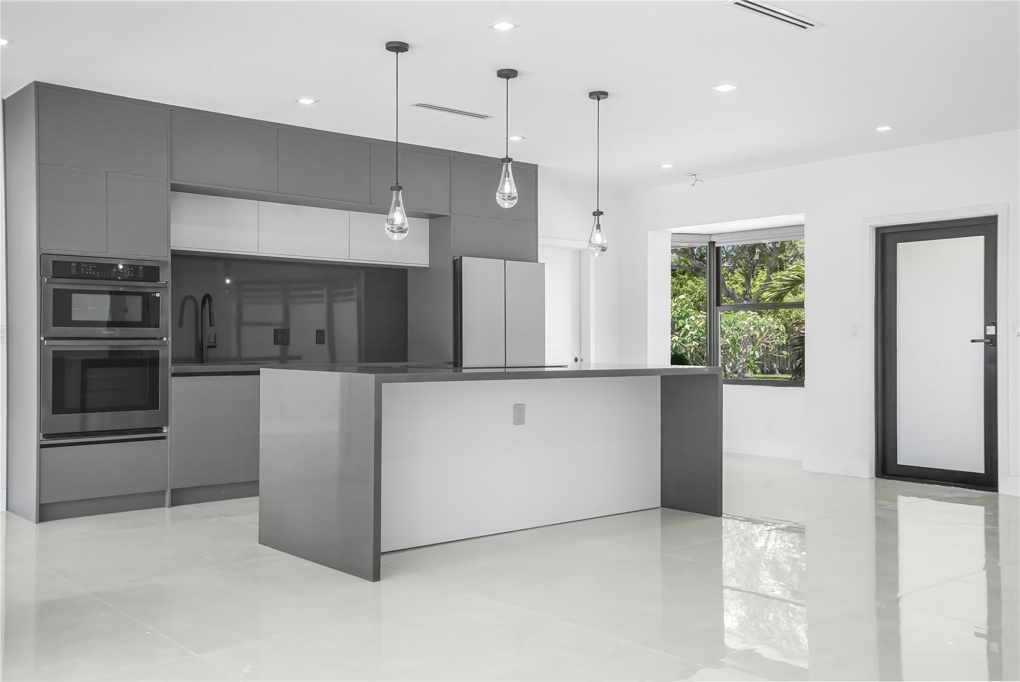 Fort Lauderdale, Florida, 33308, United States, 3 Bedrooms Bedrooms, ,3 BathroomsBathrooms,Residential,Active,1892444