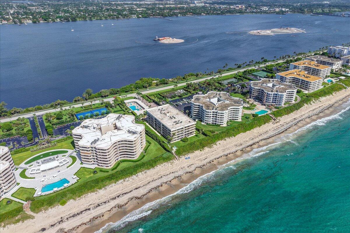 Palm Beach, Florida, 33480, United States, 3 Bedrooms Bedrooms, ,3 BathroomsBathrooms,Residential,Active,1954435