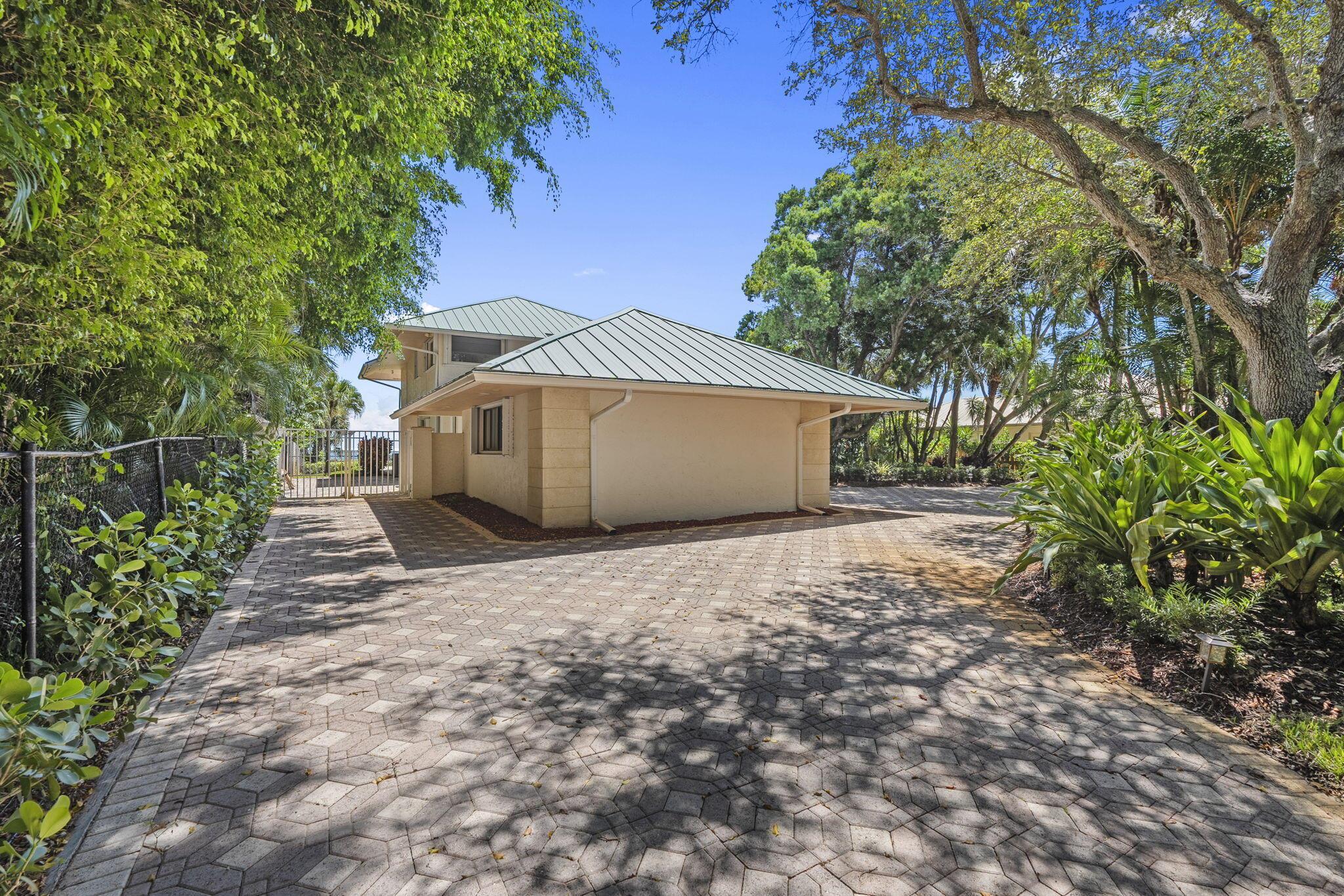 Sewalls Point, Florida, 34996, United States, 3 Bedrooms Bedrooms, ,4 BathroomsBathrooms,Residential,Active,1919064